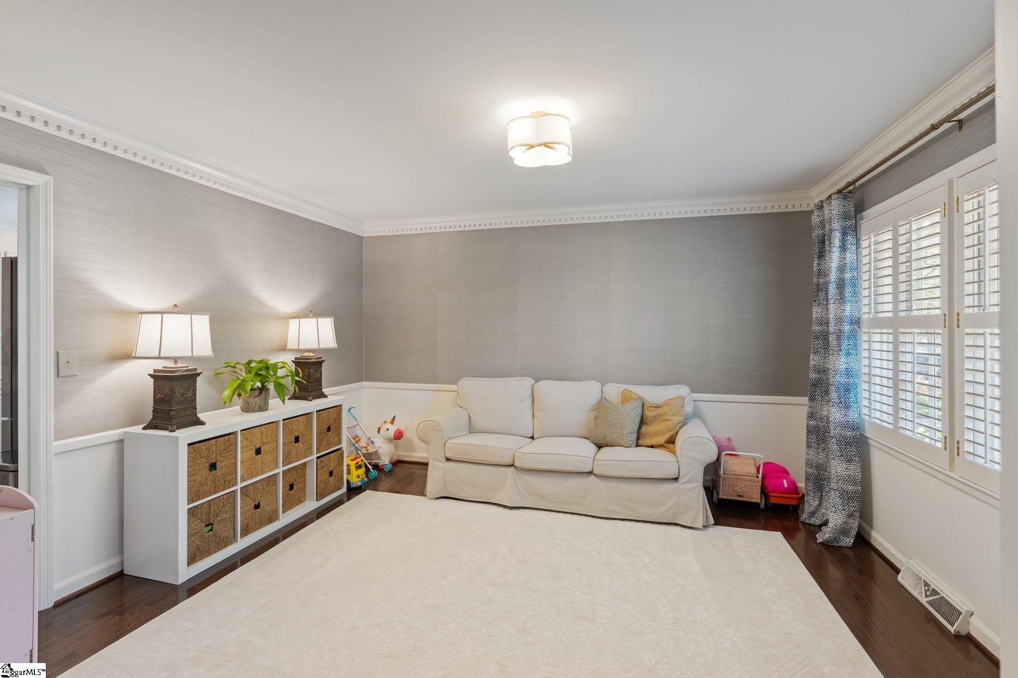 421 E Seven Oaks Drive