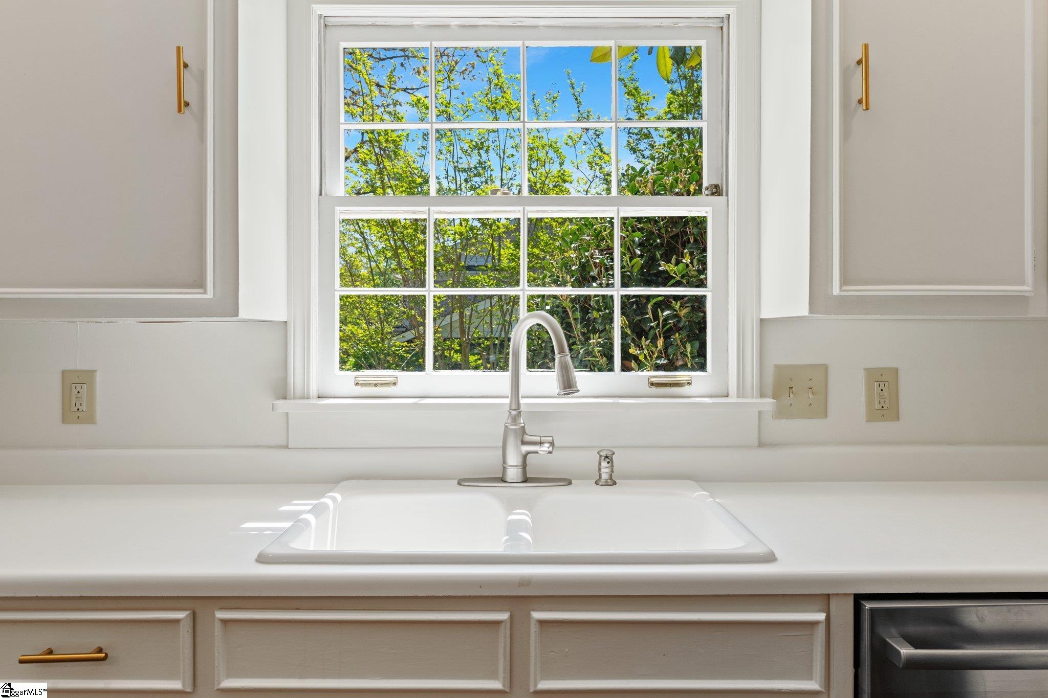 421 E Seven Oaks Drive