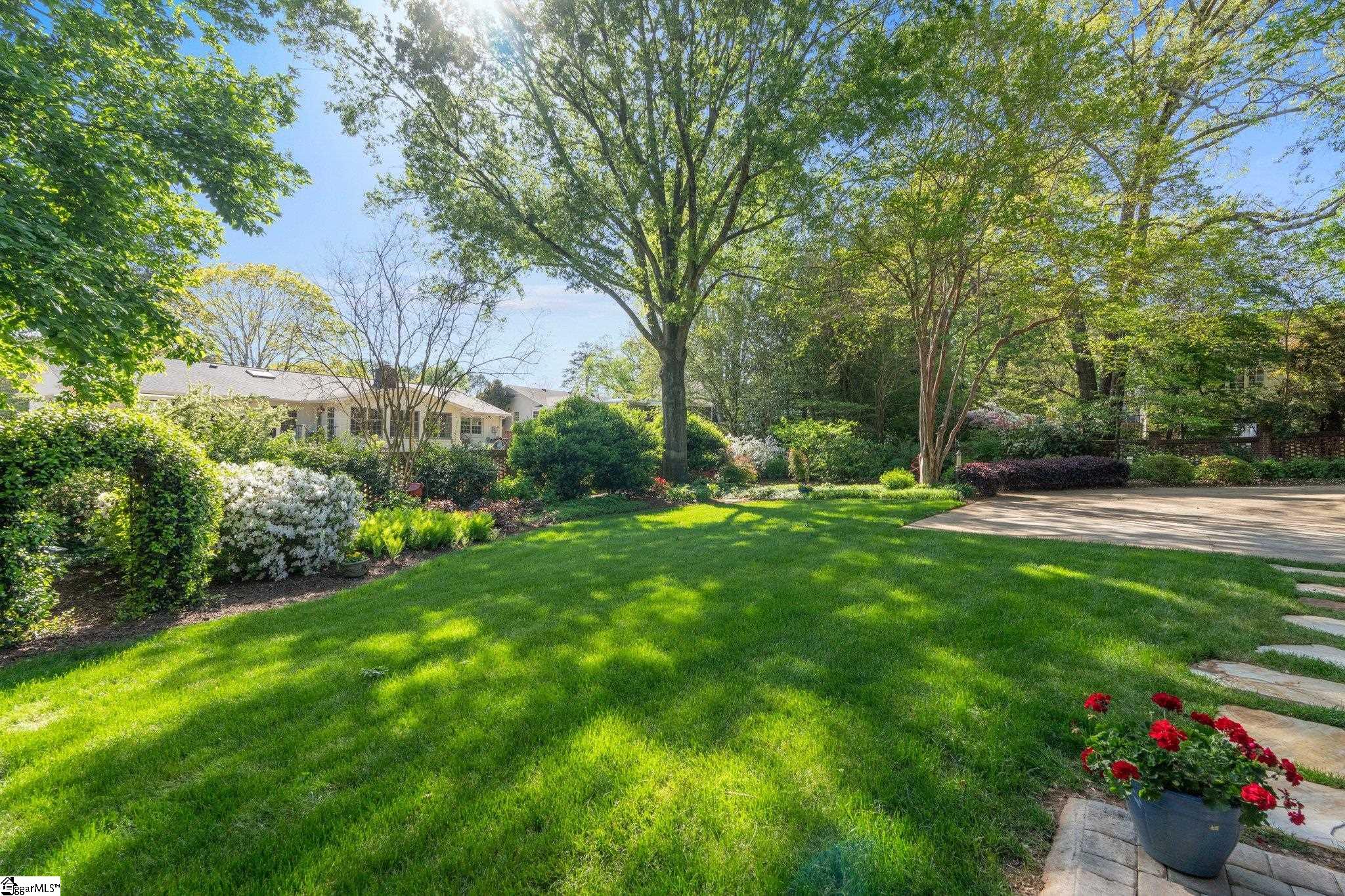 416 E Seven Oaks Drive