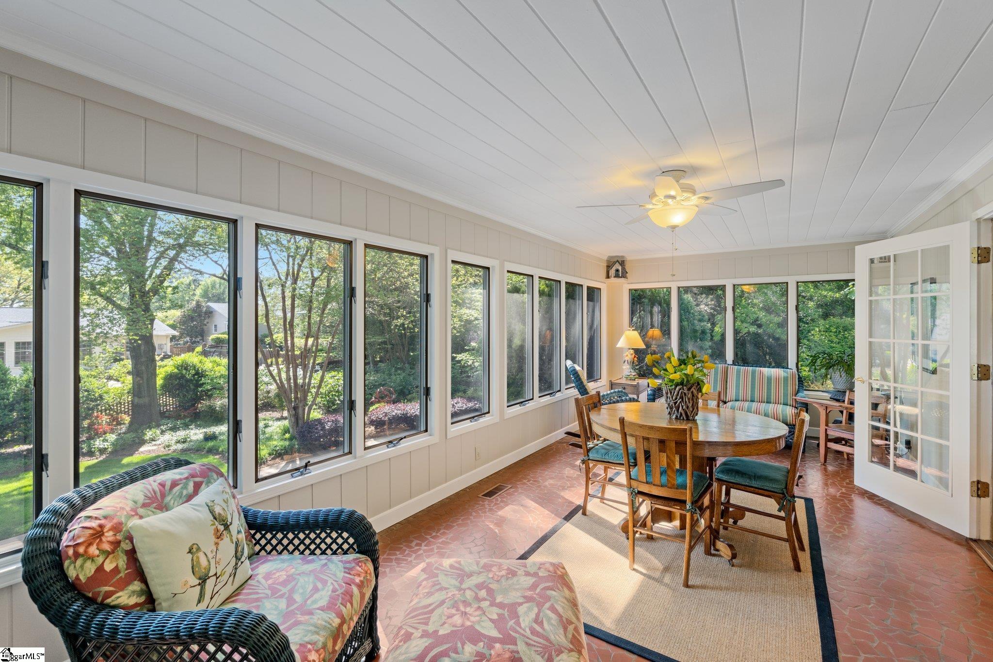 416 E Seven Oaks Drive