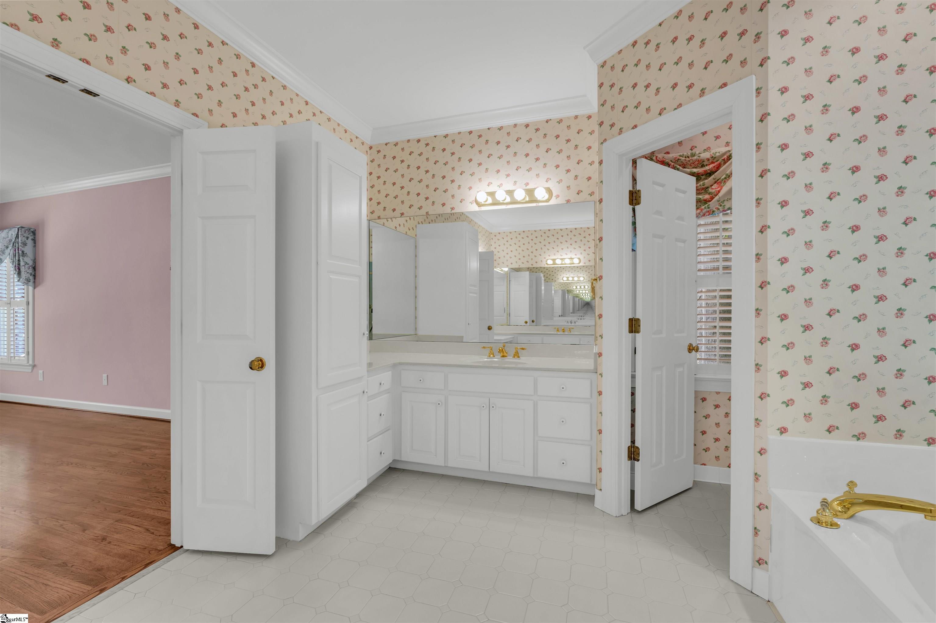 305 Golden Wings Way