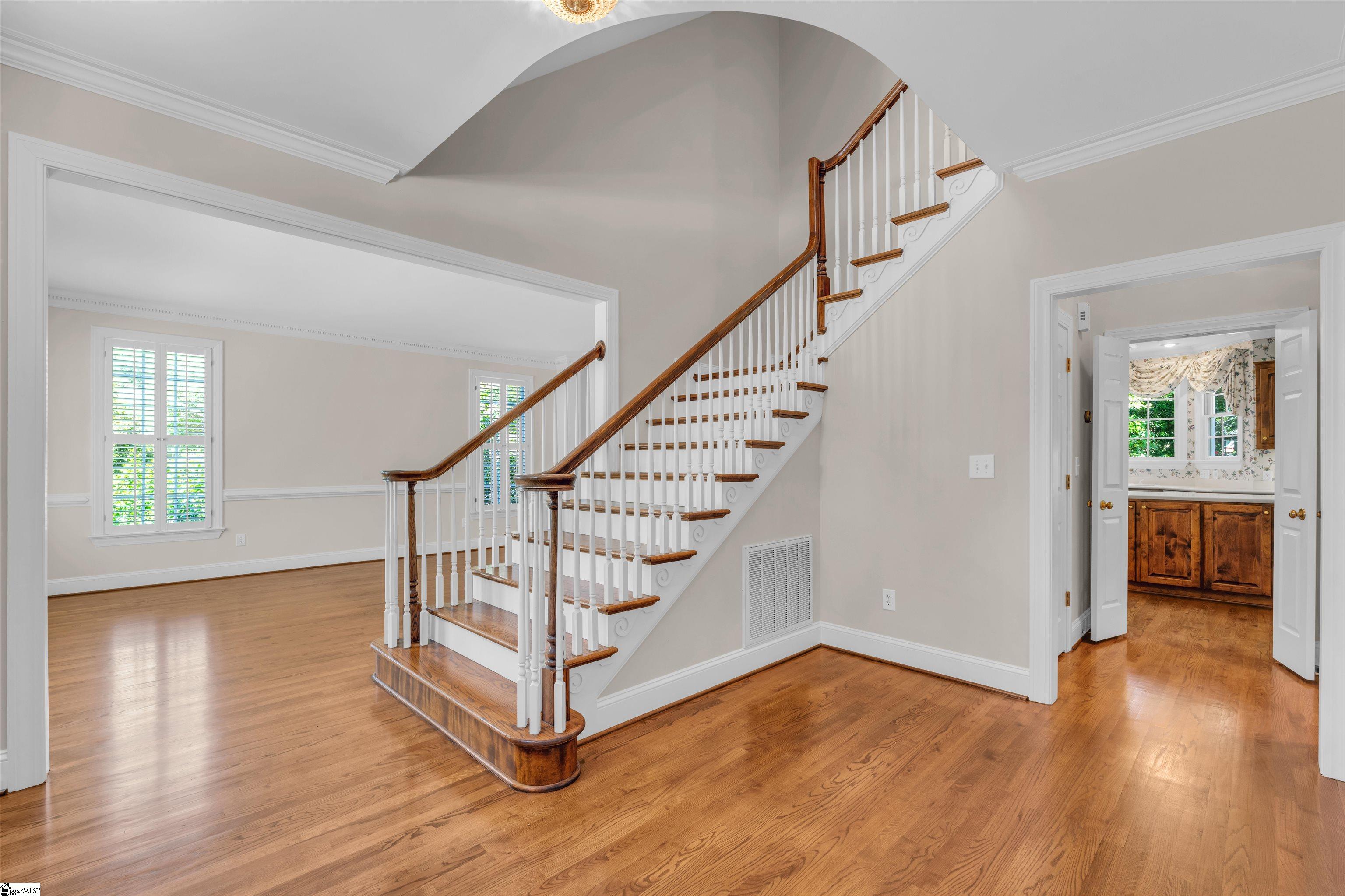 305 Golden Wings Way