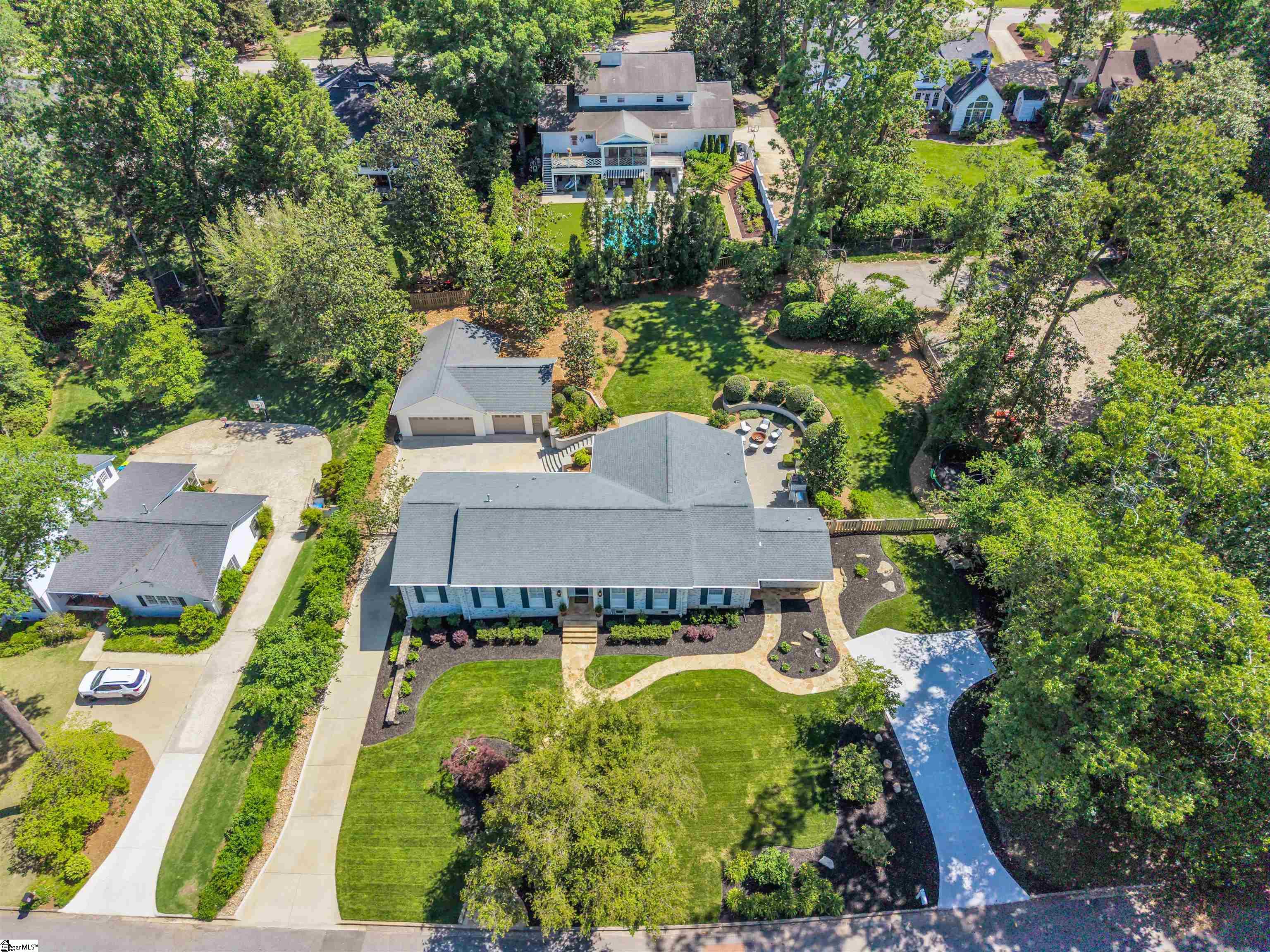 14 Chanticleer Drive