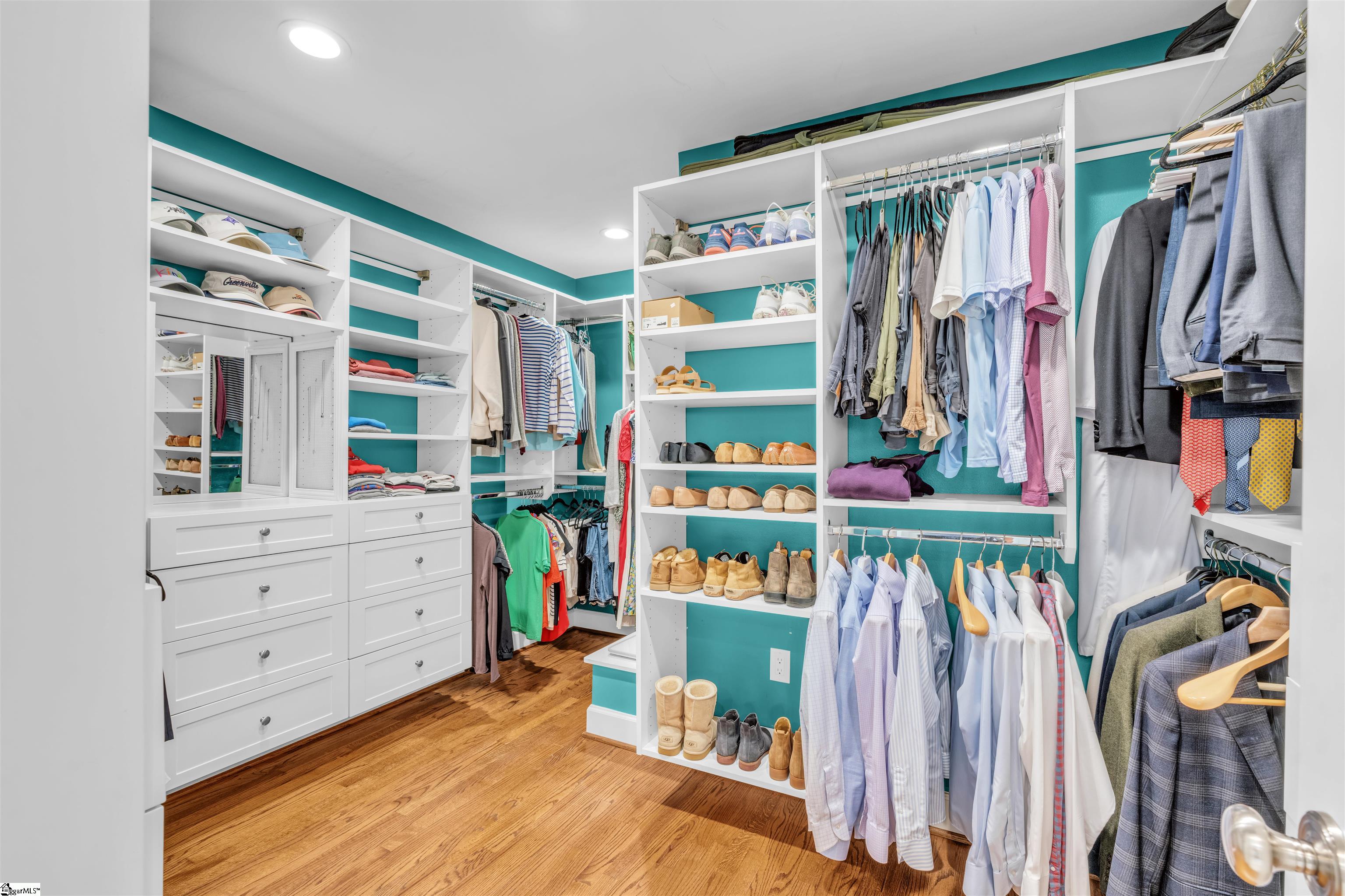 14 Chanticleer Drive