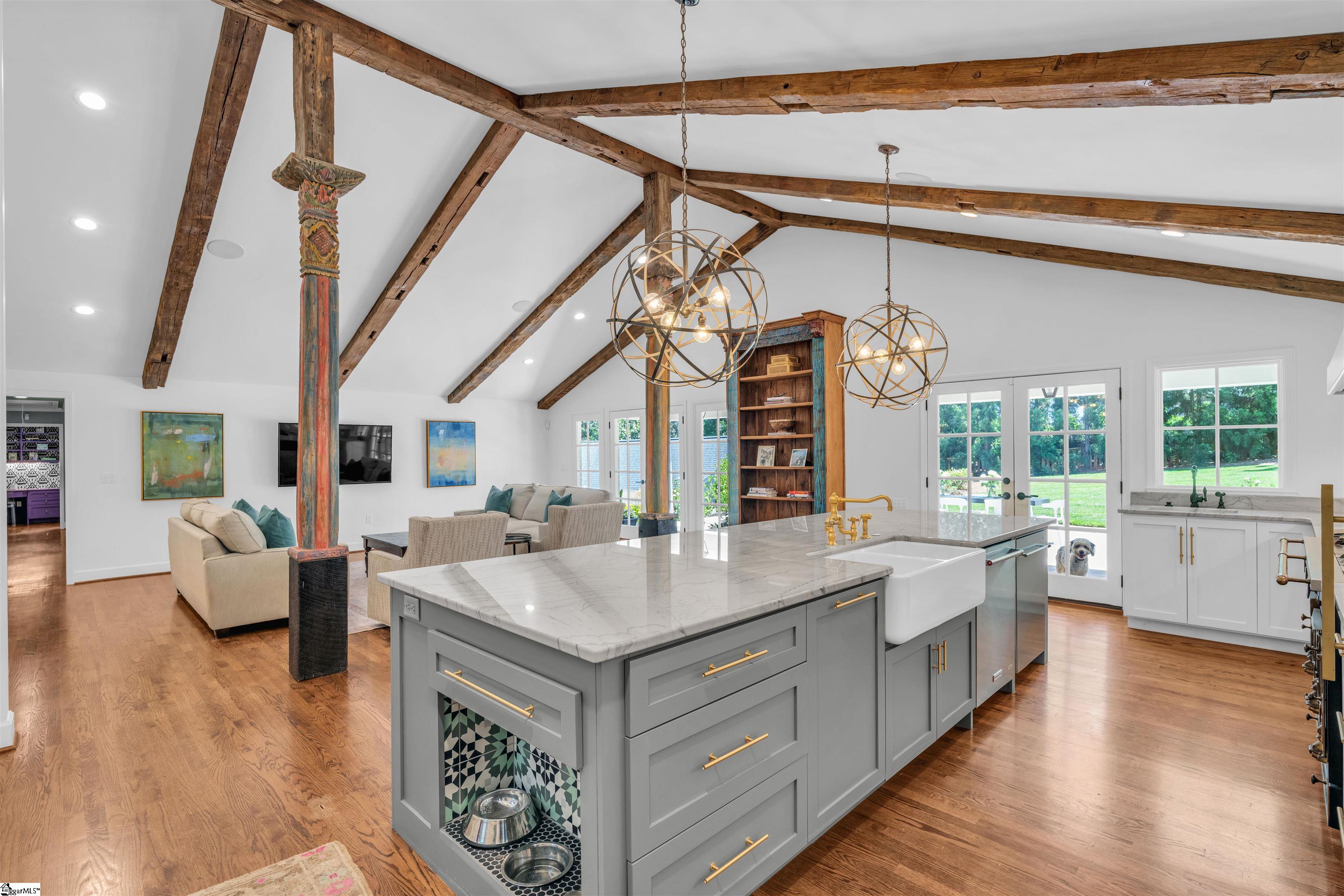 14 Chanticleer Drive
