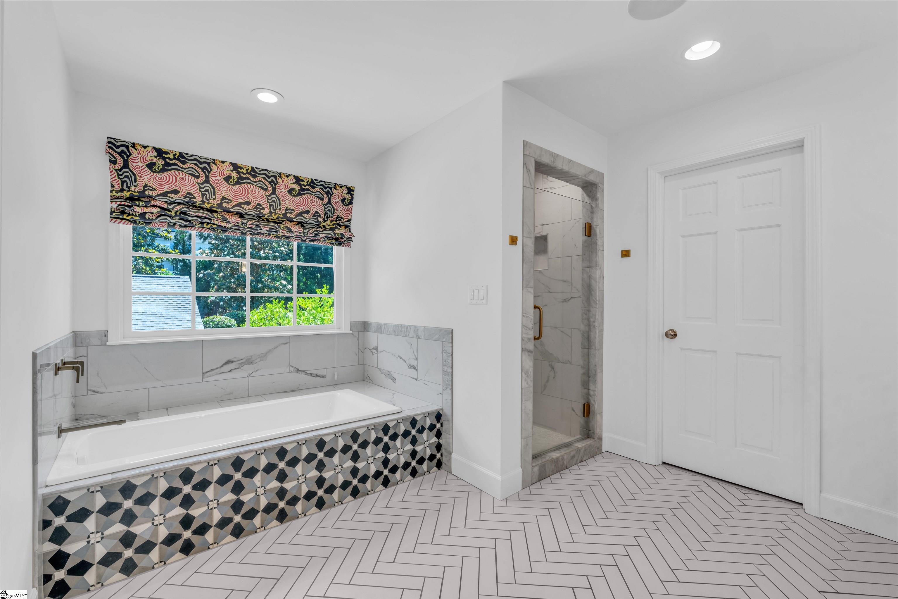 14 Chanticleer Drive