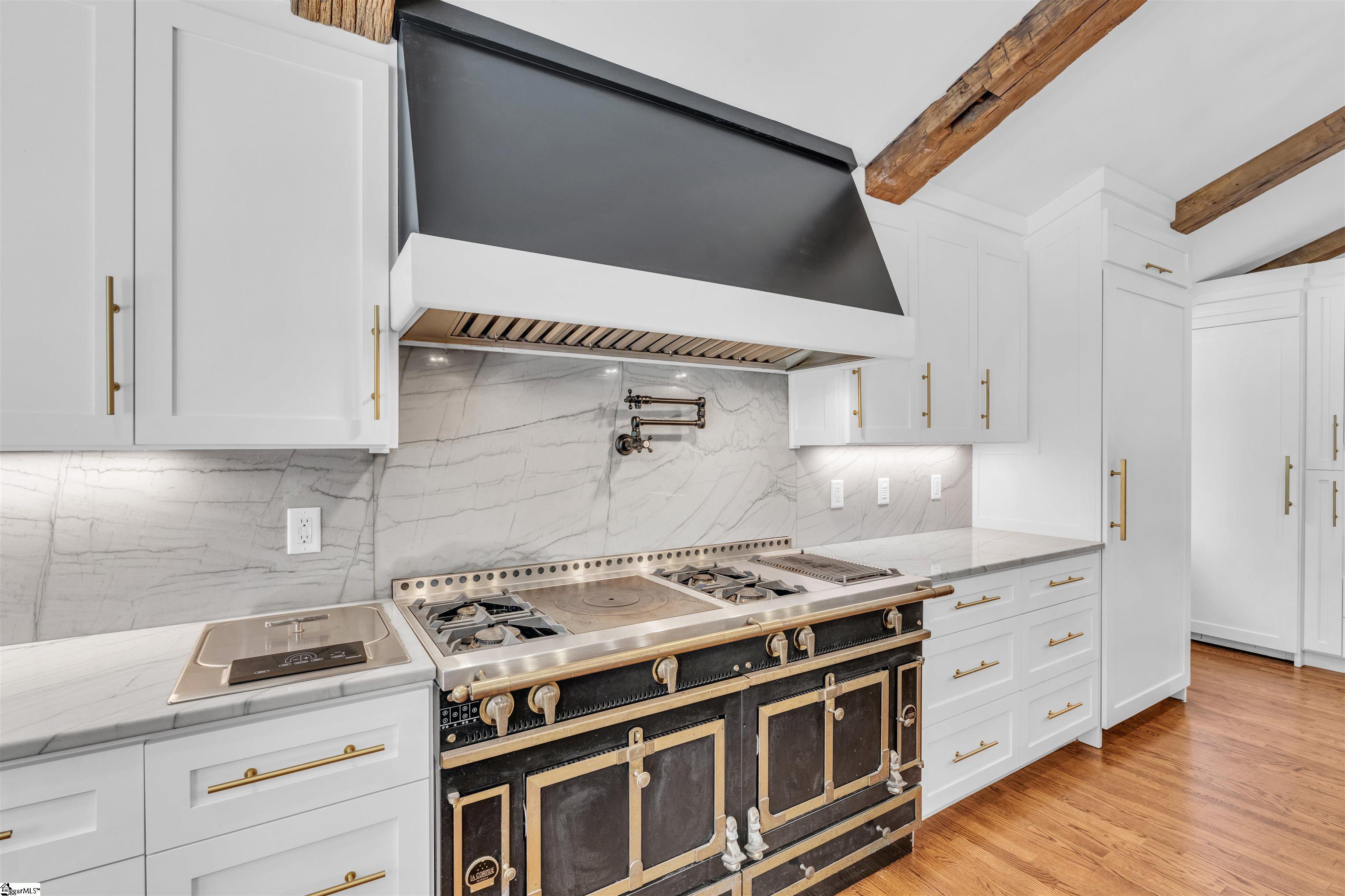 14 Chanticleer Drive