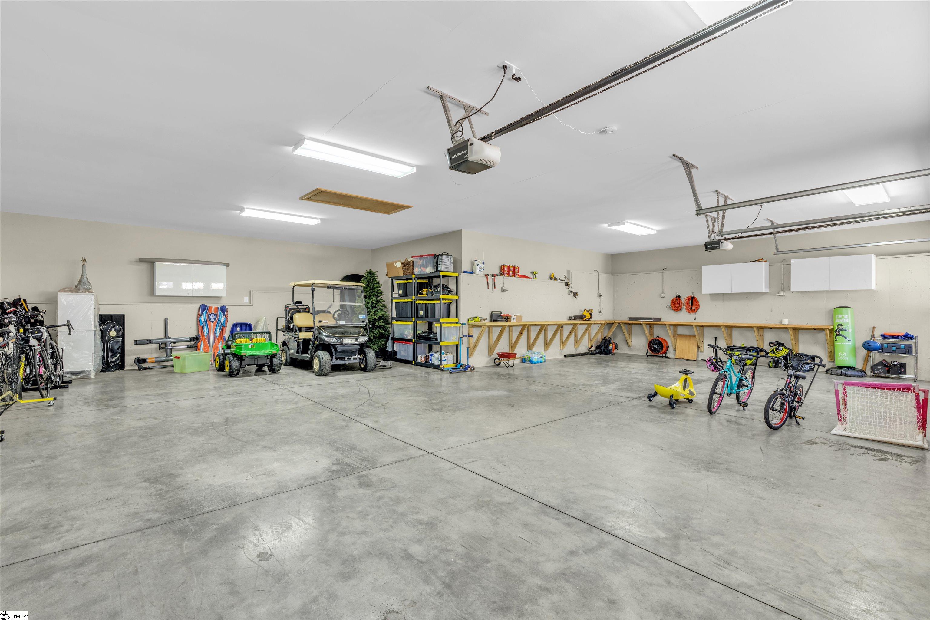 14 Chanticleer Drive