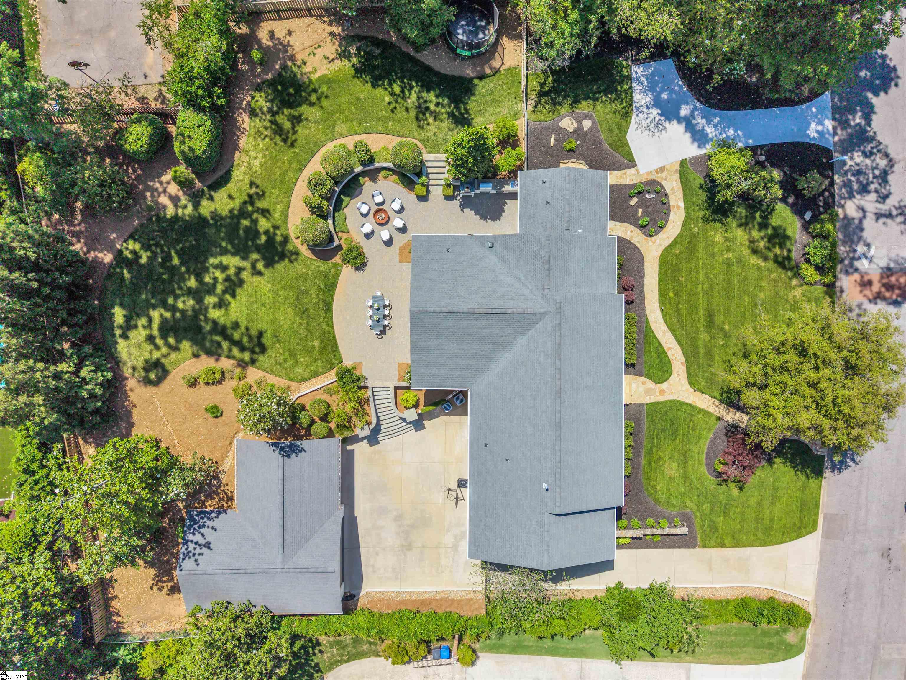 14 Chanticleer Drive