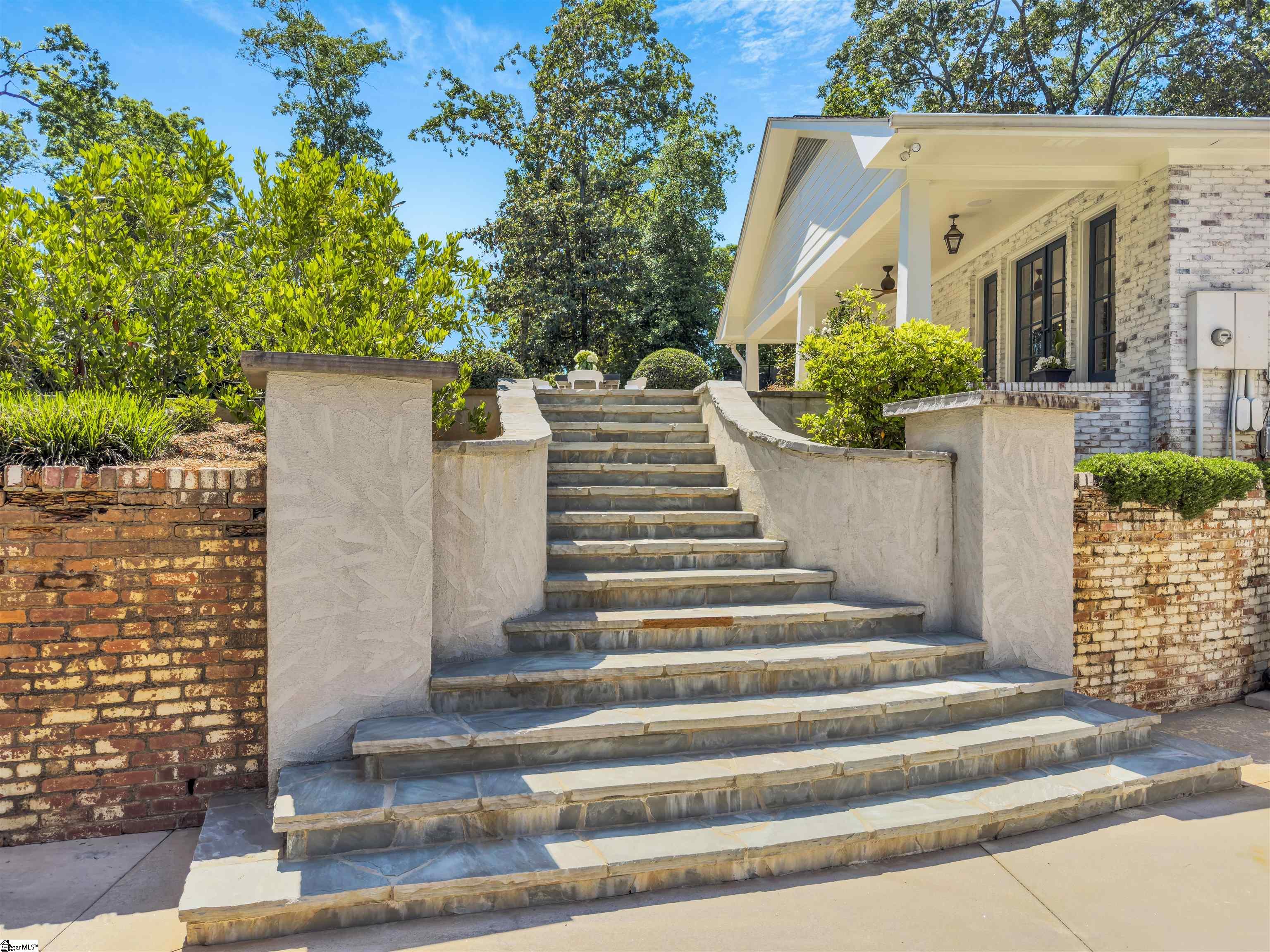 14 Chanticleer Drive