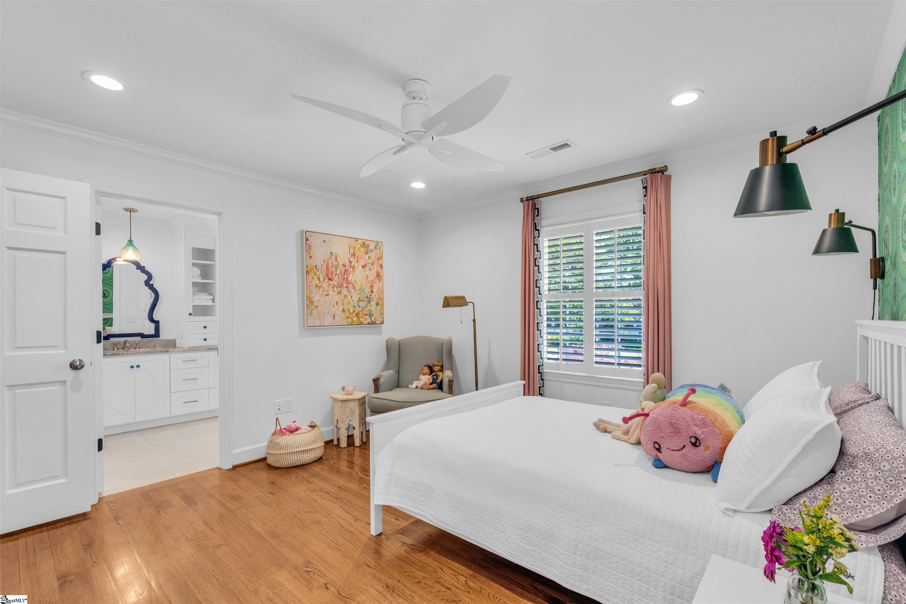 14 Chanticleer Drive