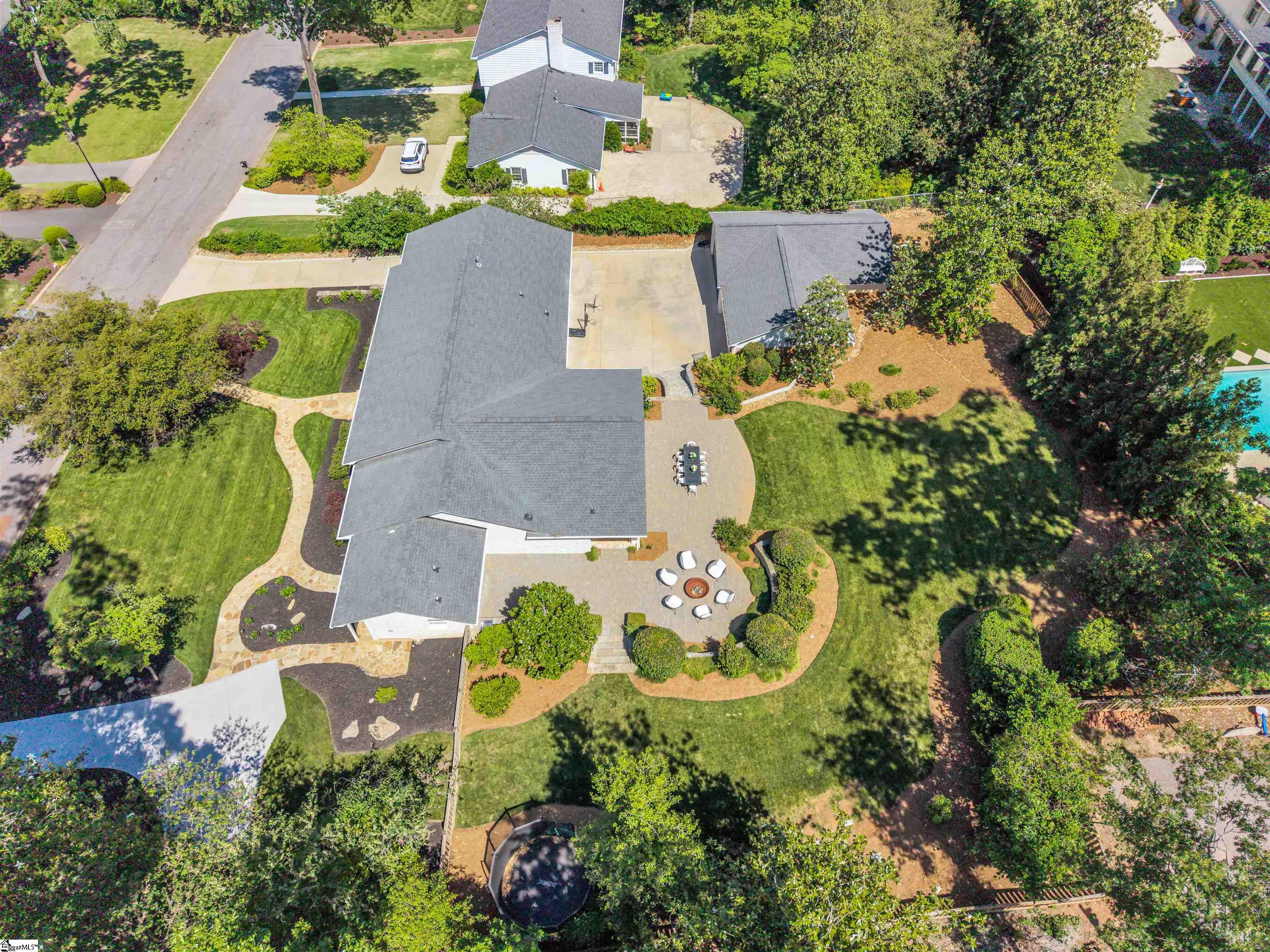 14 Chanticleer Drive