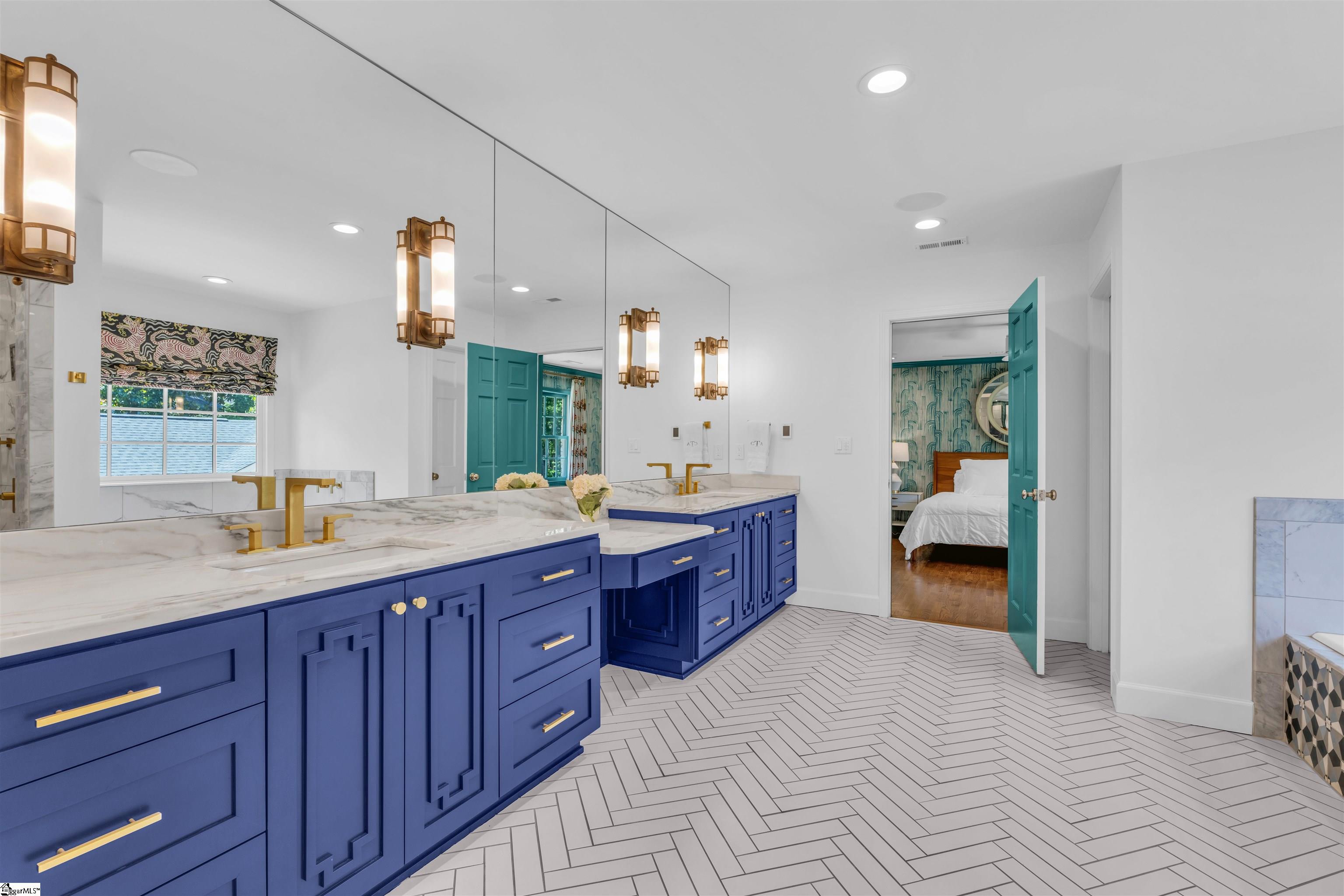 14 Chanticleer Drive