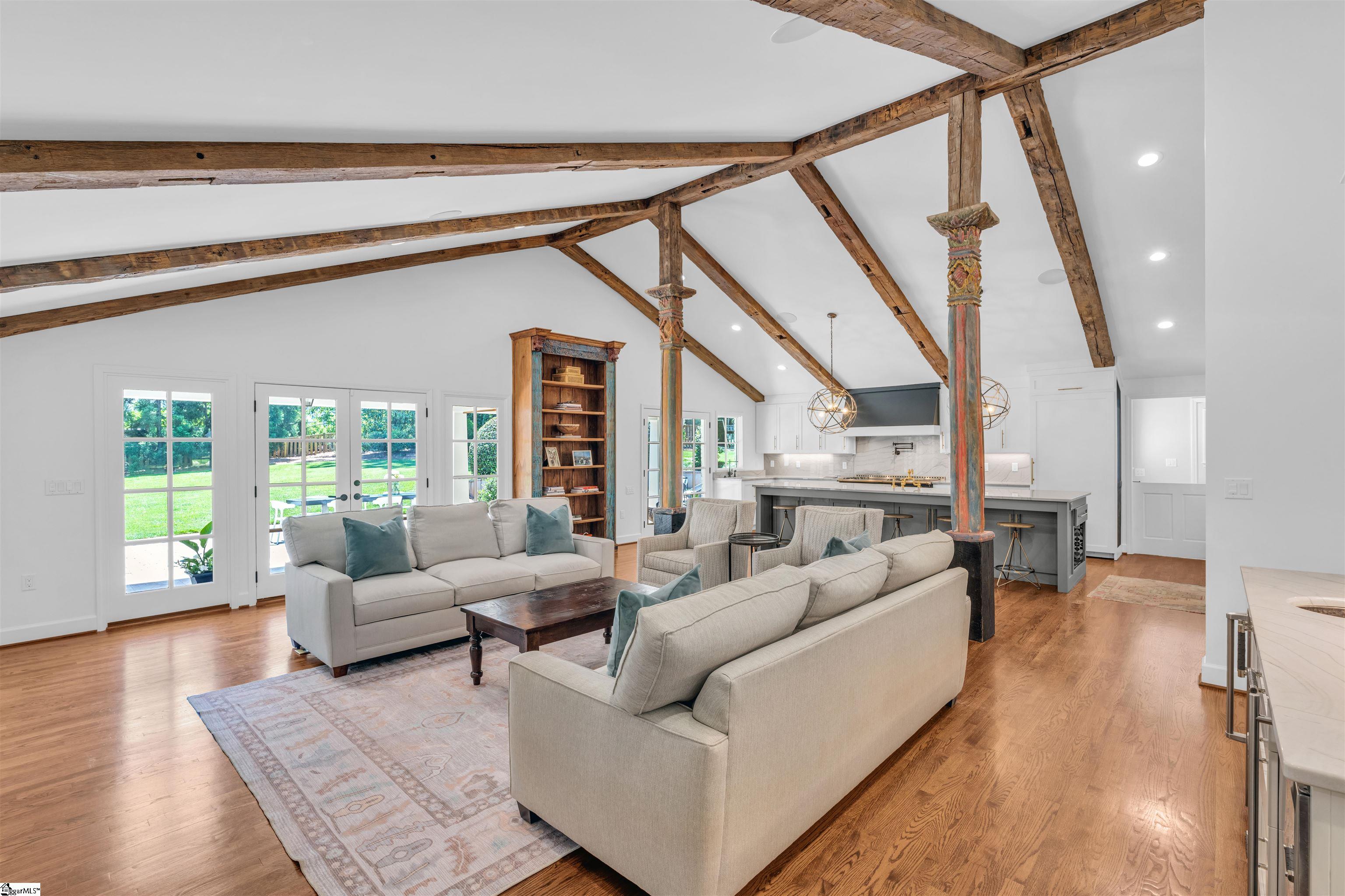 14 Chanticleer Drive