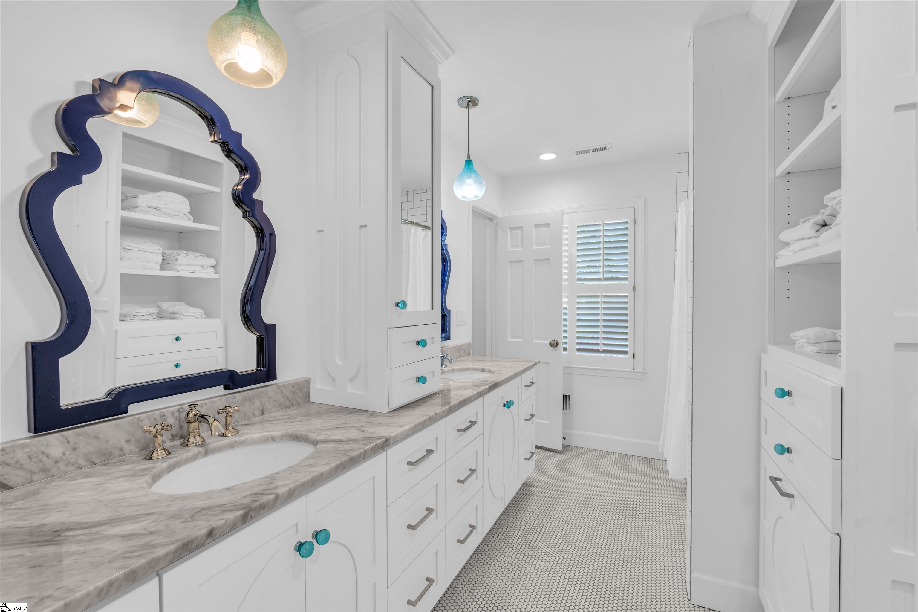 14 Chanticleer Drive