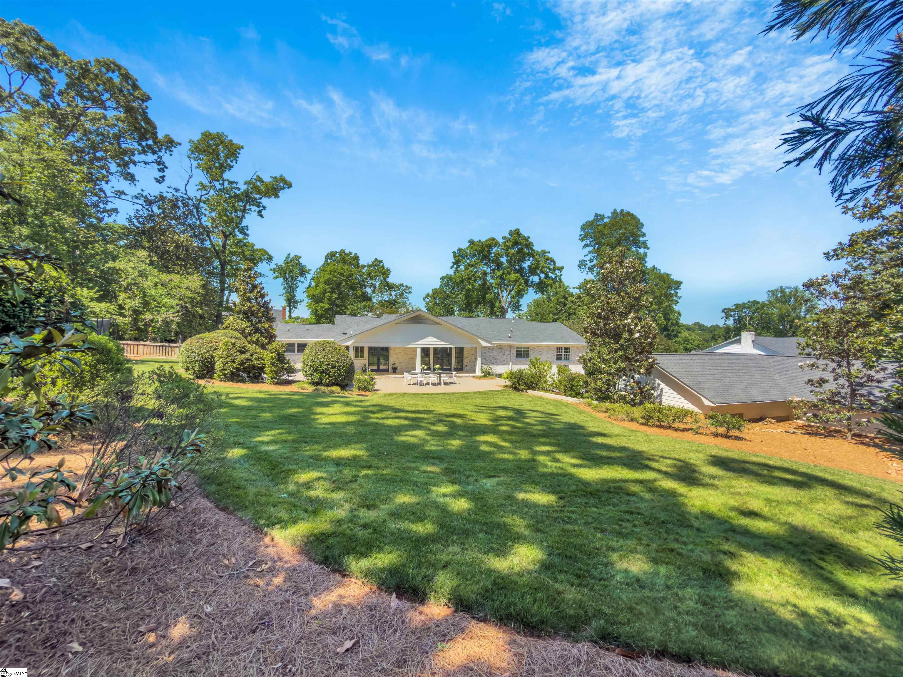 14 Chanticleer Drive
