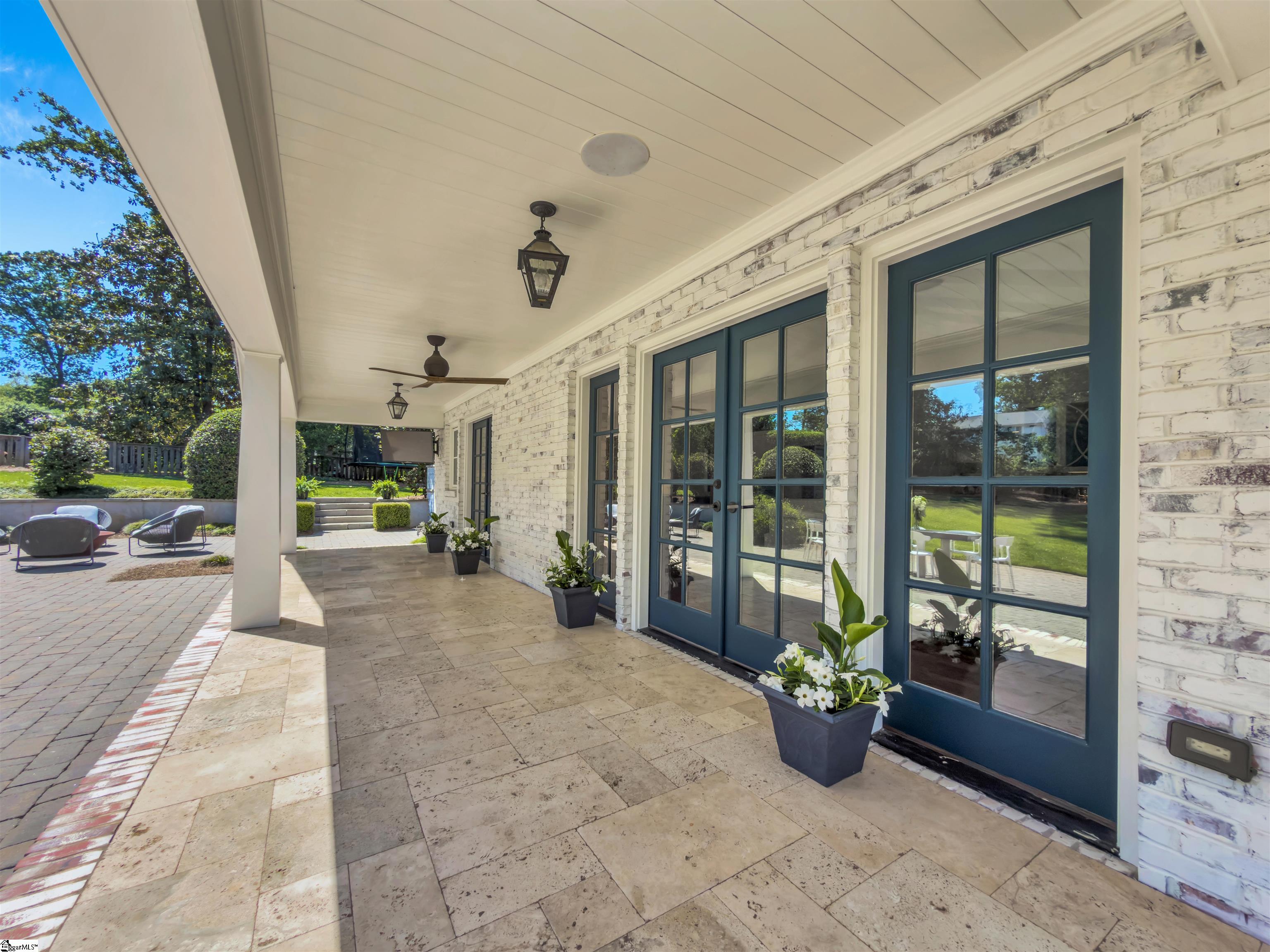 14 Chanticleer Drive