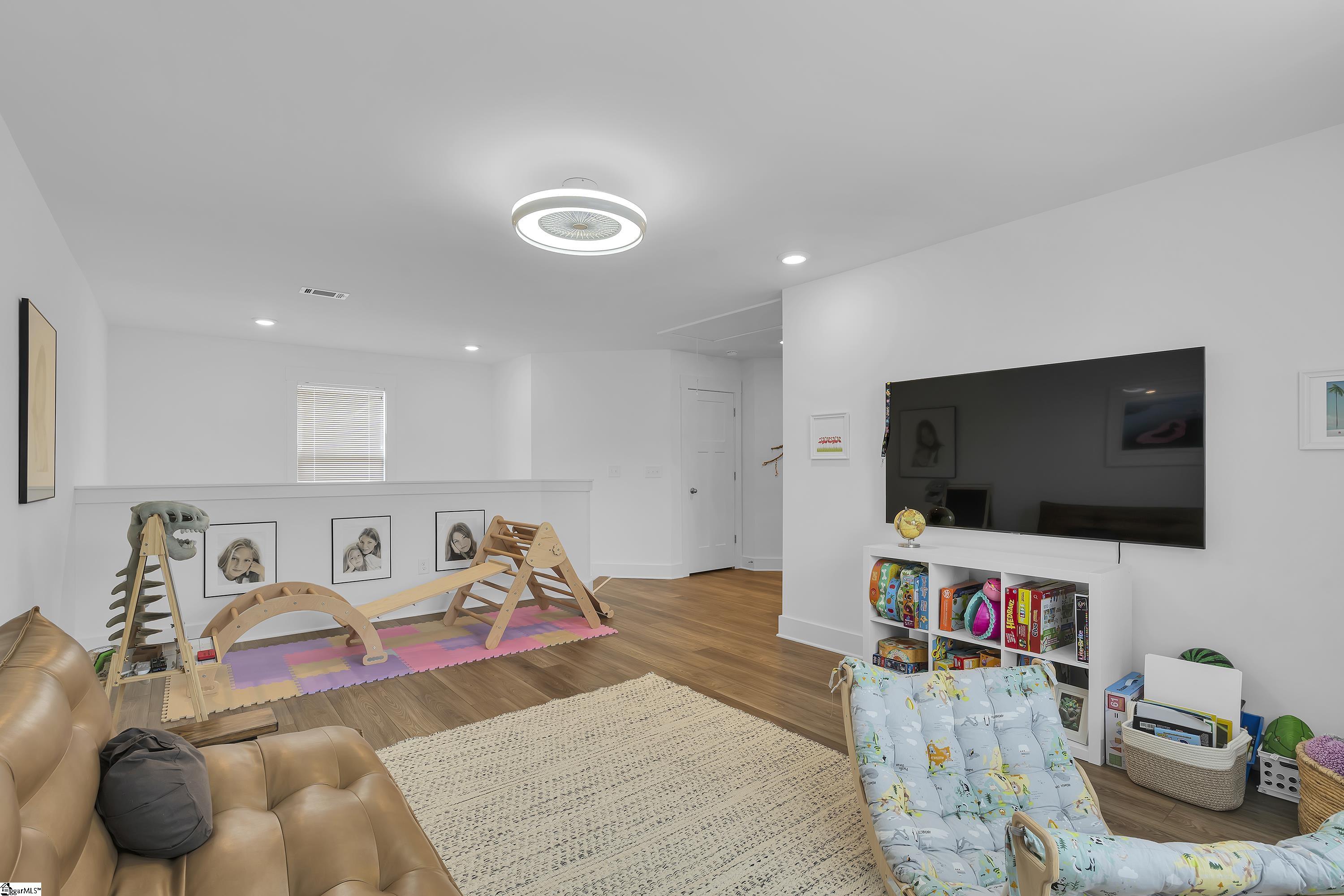 48 Elmsley Road