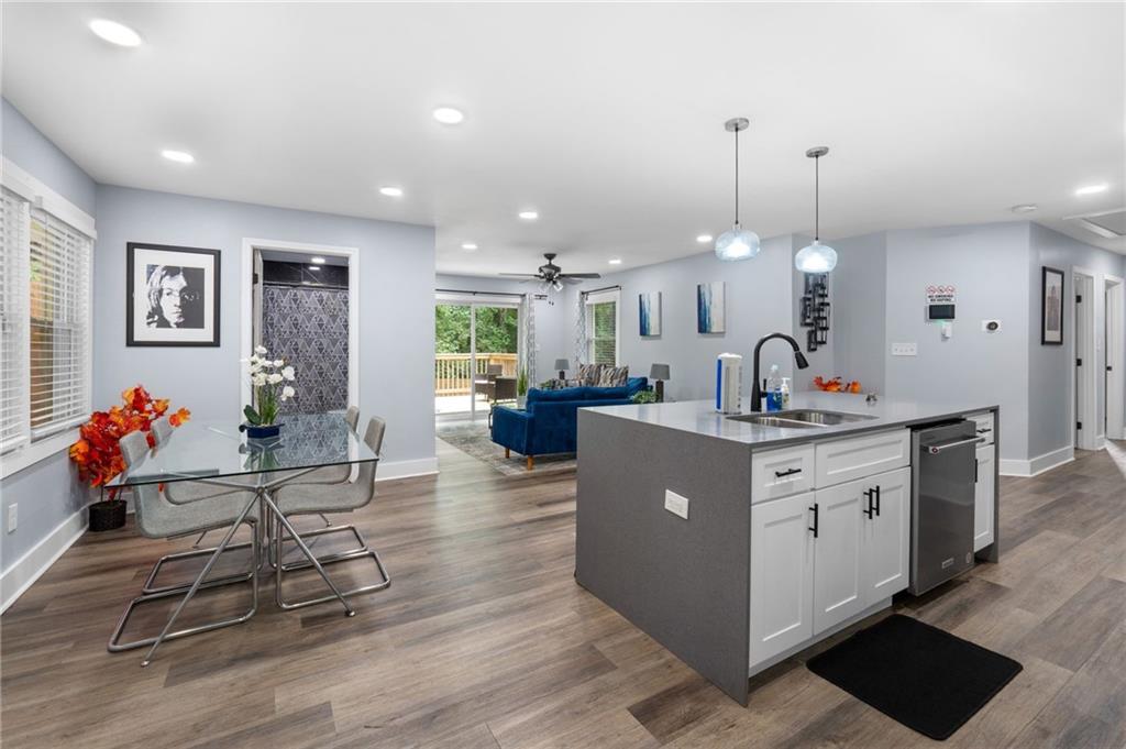 2734 Rollingwood Lane SE