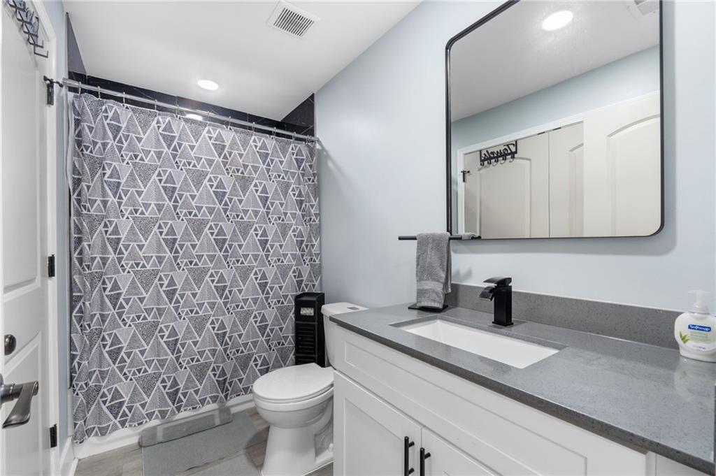 2734 Rollingwood Lane SE