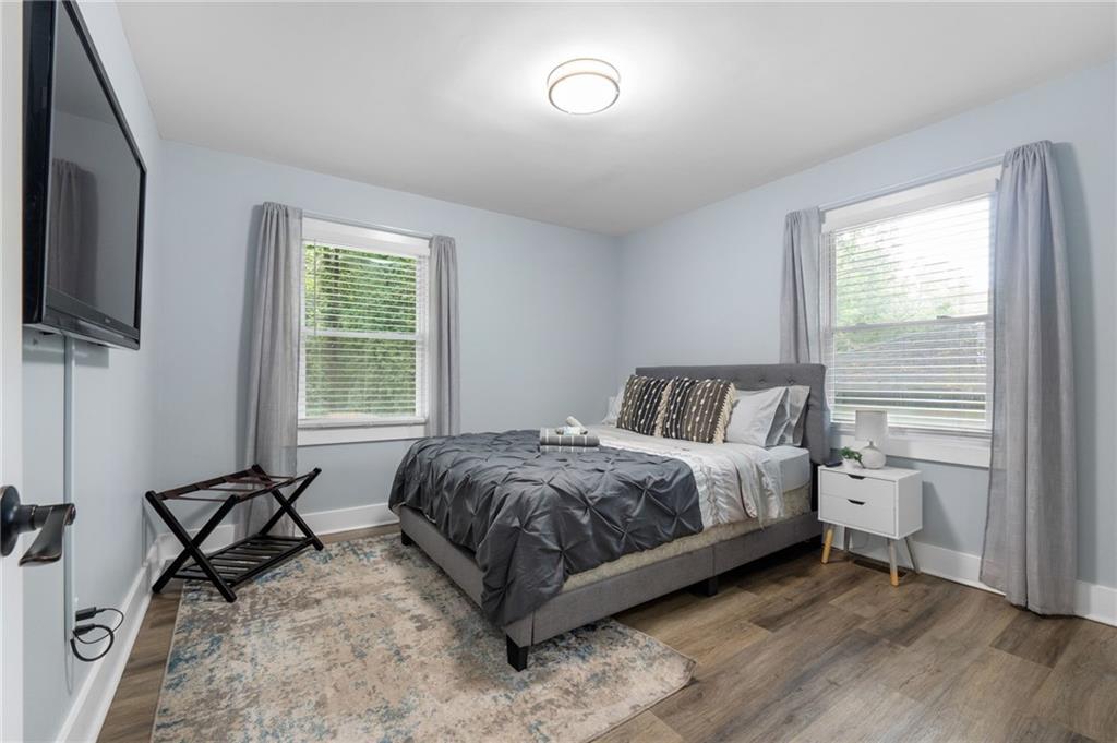 2734 Rollingwood Lane SE