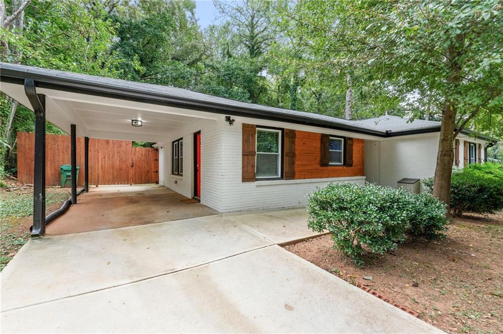 2734 Rollingwood Lane SE