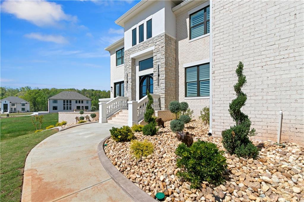 2989 Waterford Drive