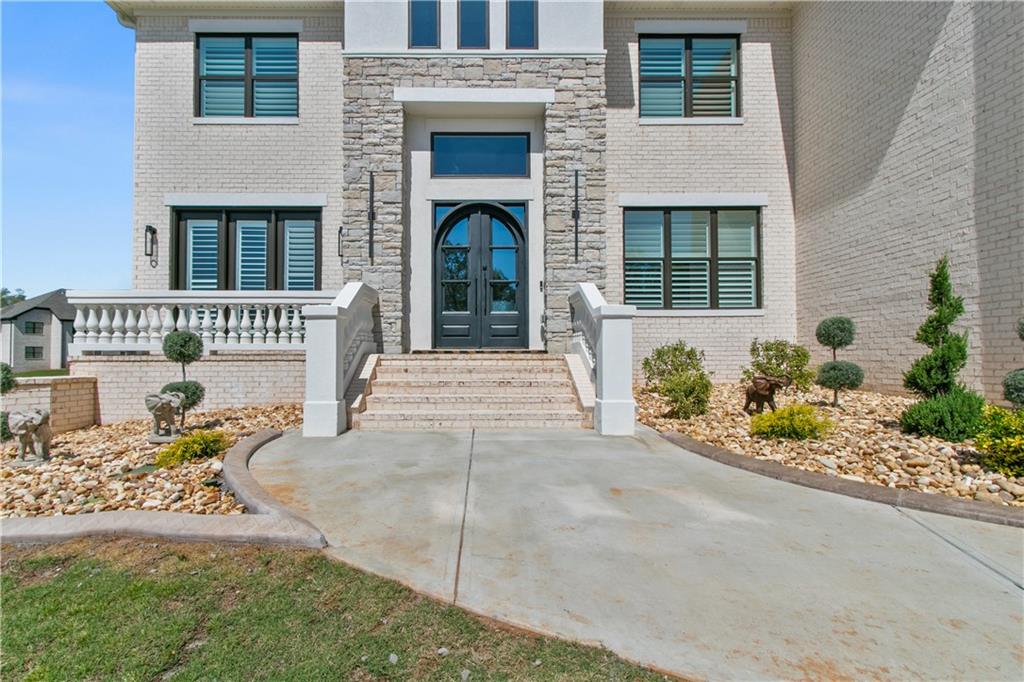 2989 Waterford Drive