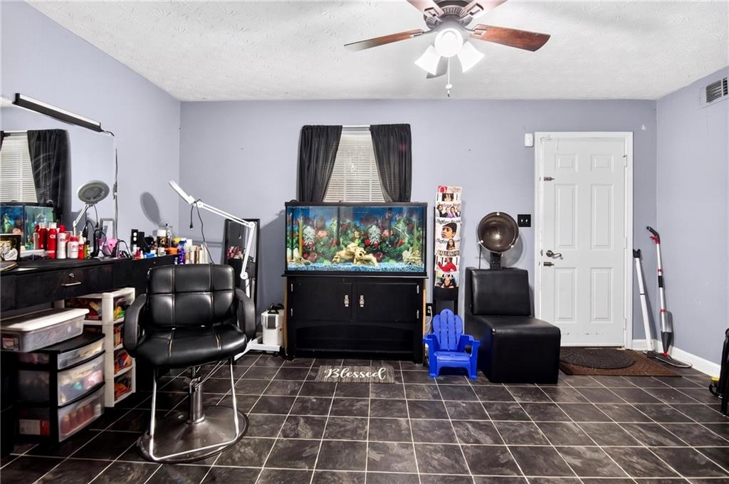 5648 feldwood Road