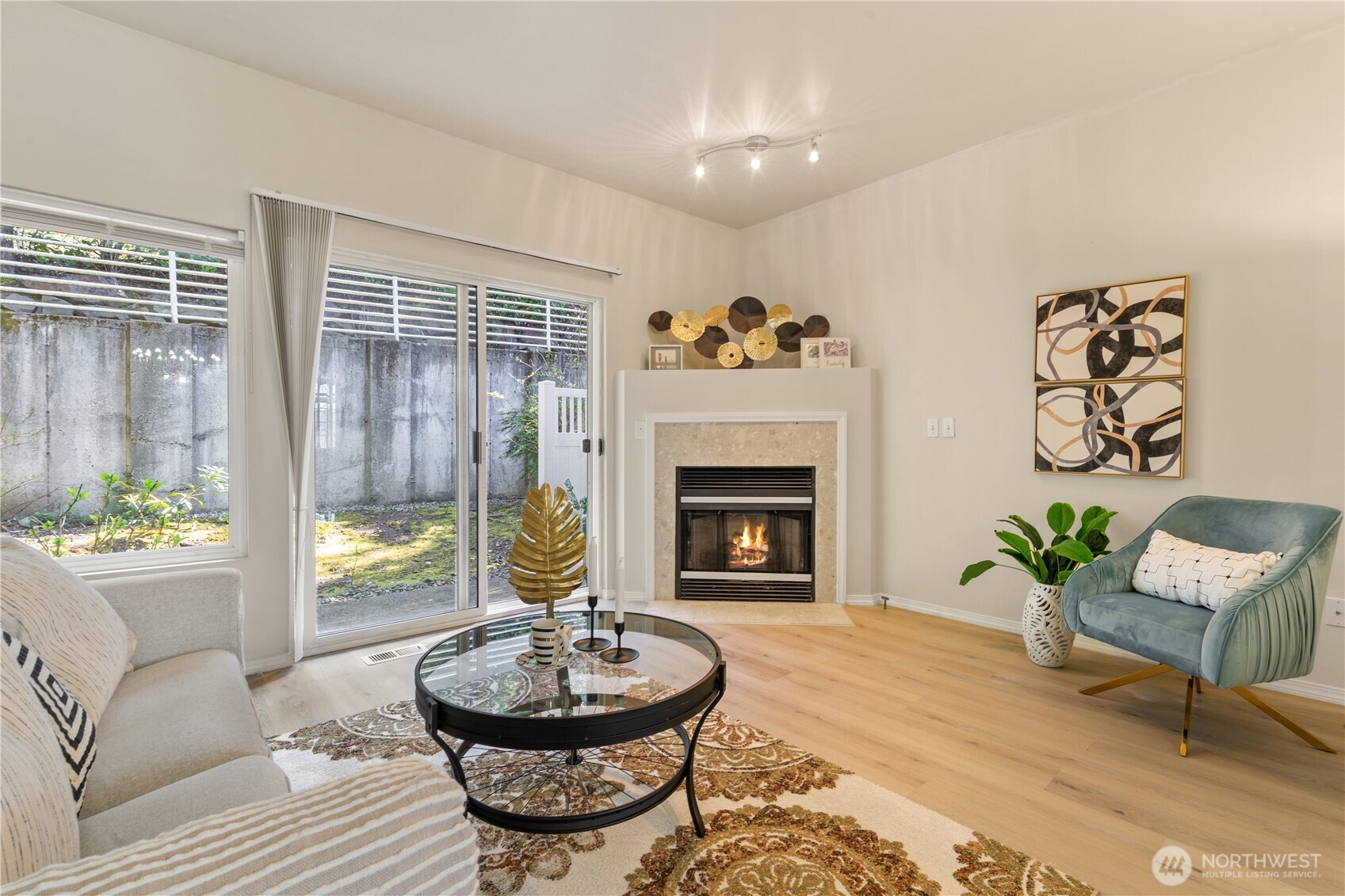 6557 SE Cougar Mountain Way Unit: 3