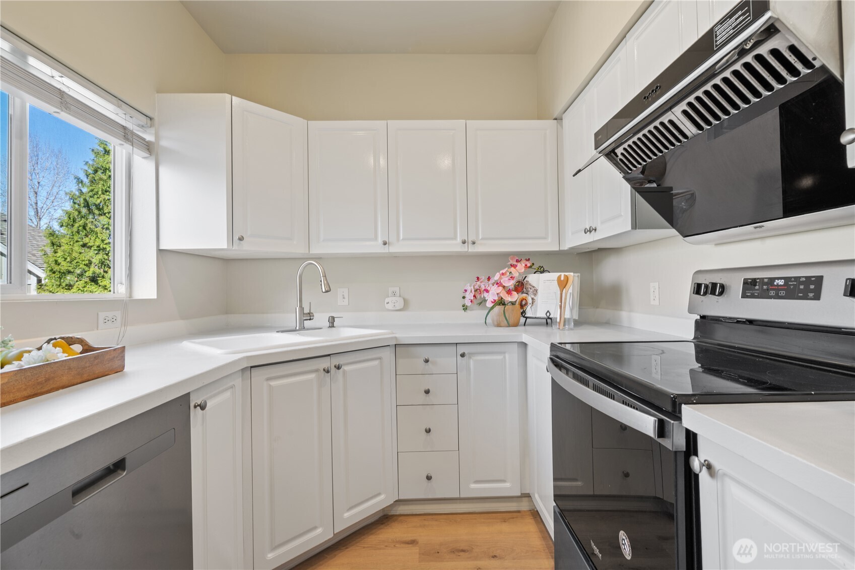 6557 SE Cougar Mountain Way Unit: 3