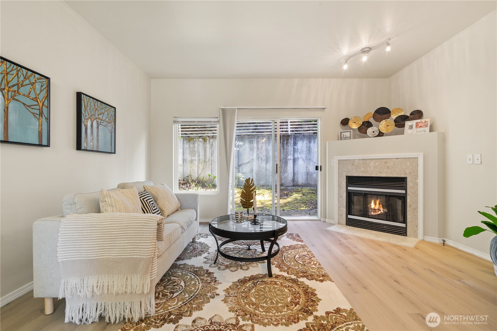 6557 SE Cougar Mountain Way Unit: 3