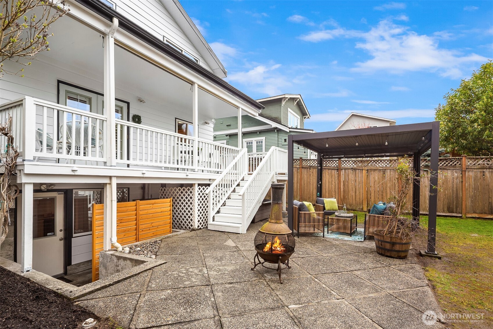 6939 Fauntleroy Way SW
