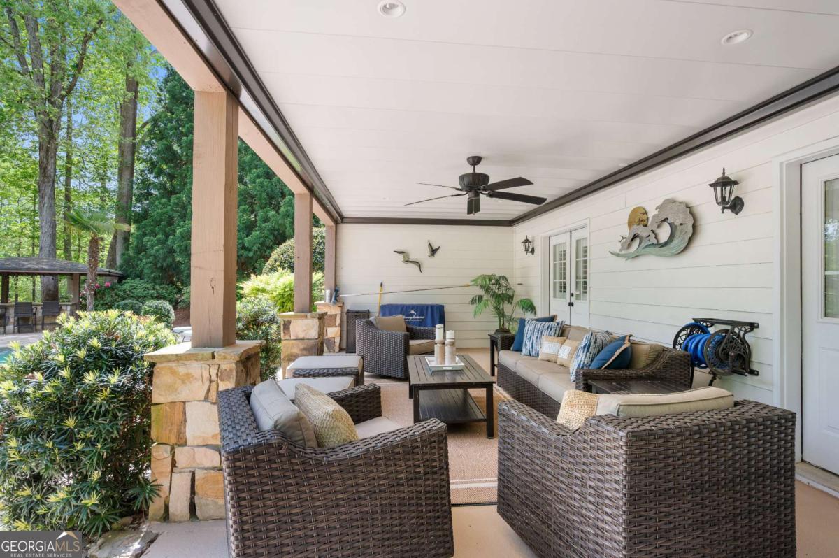 109 Hawks Bend
