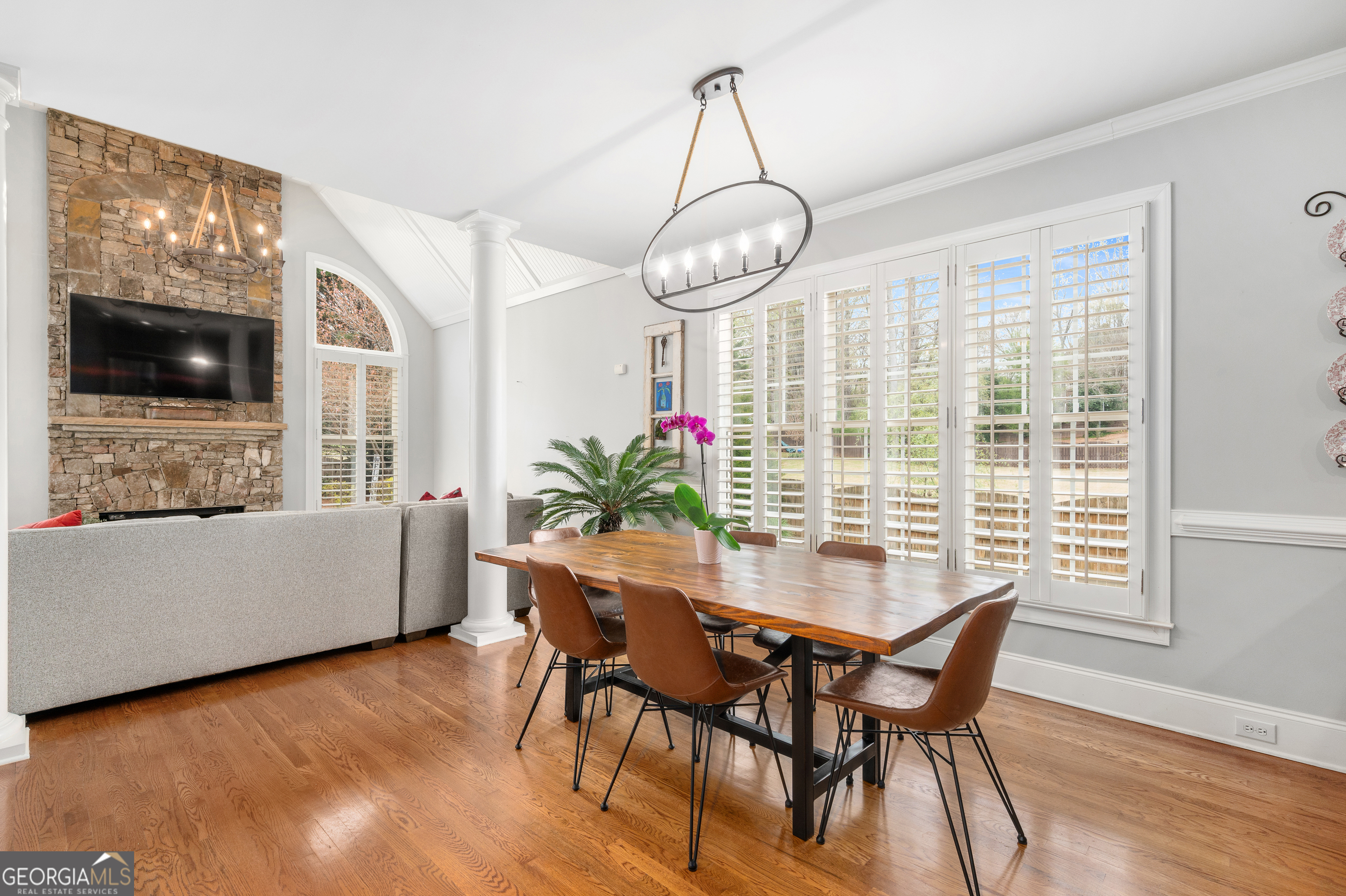 5945 Broadwater Trail