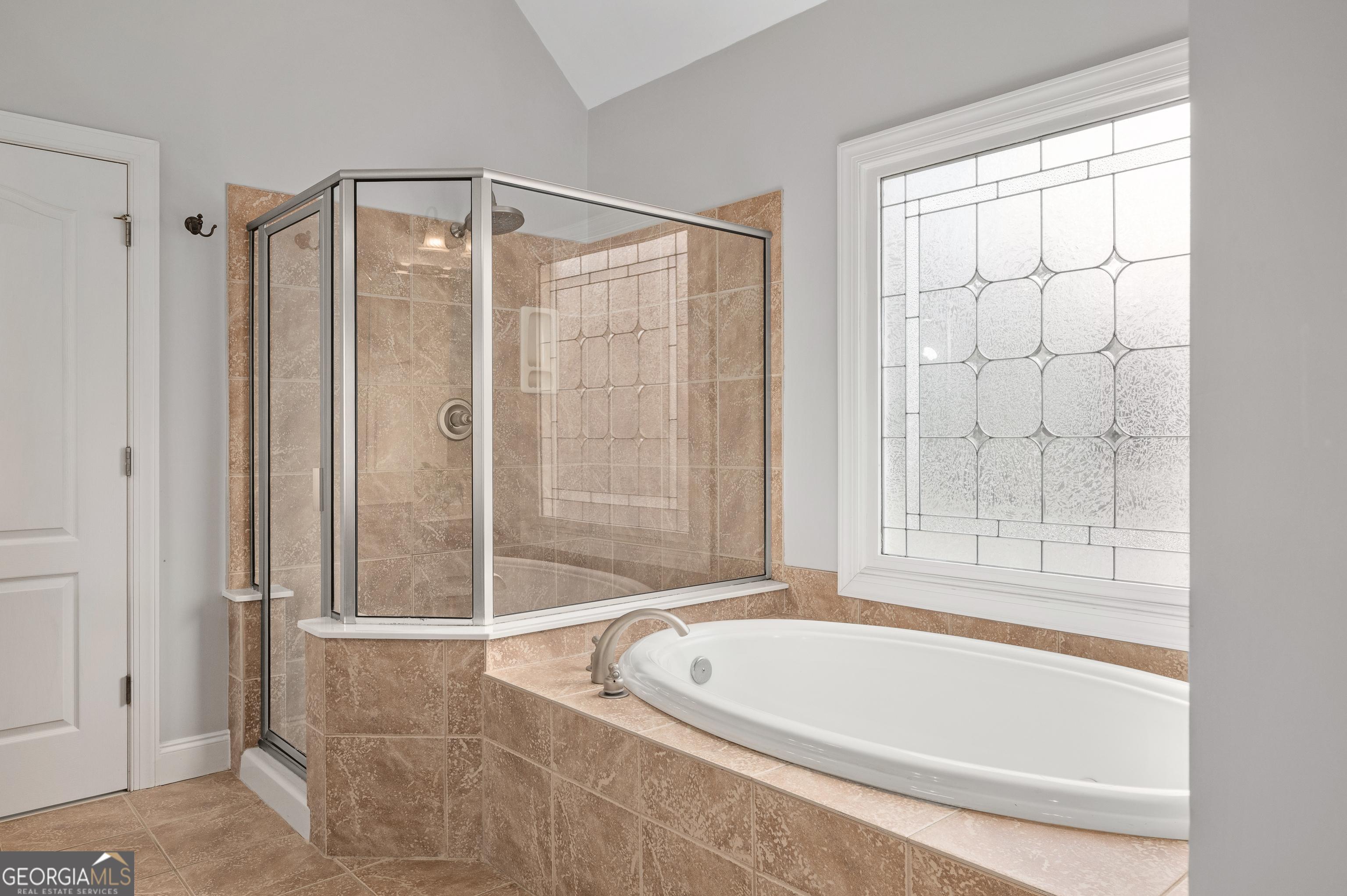 5945 Broadwater Trail