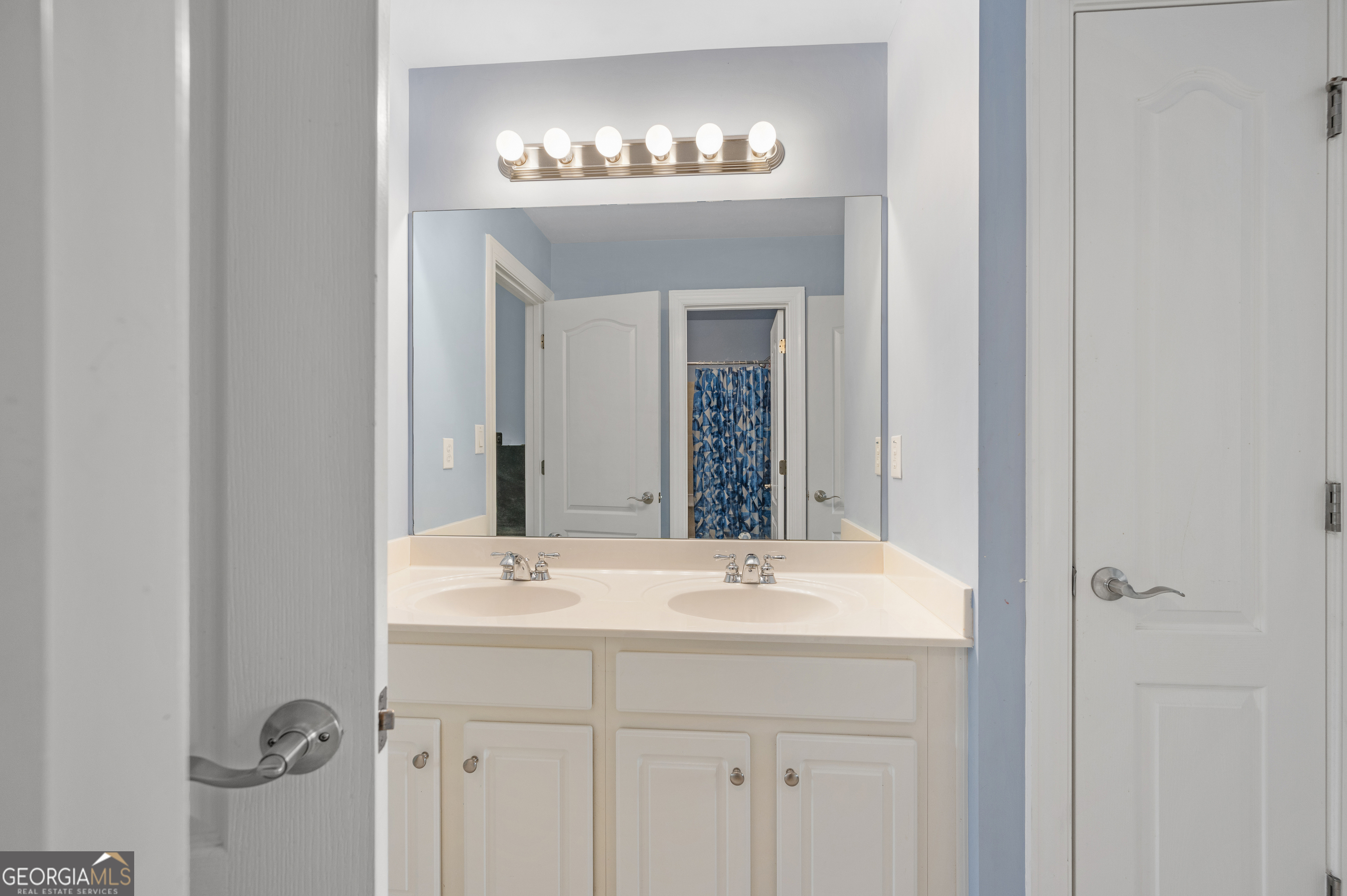 5945 Broadwater Trail