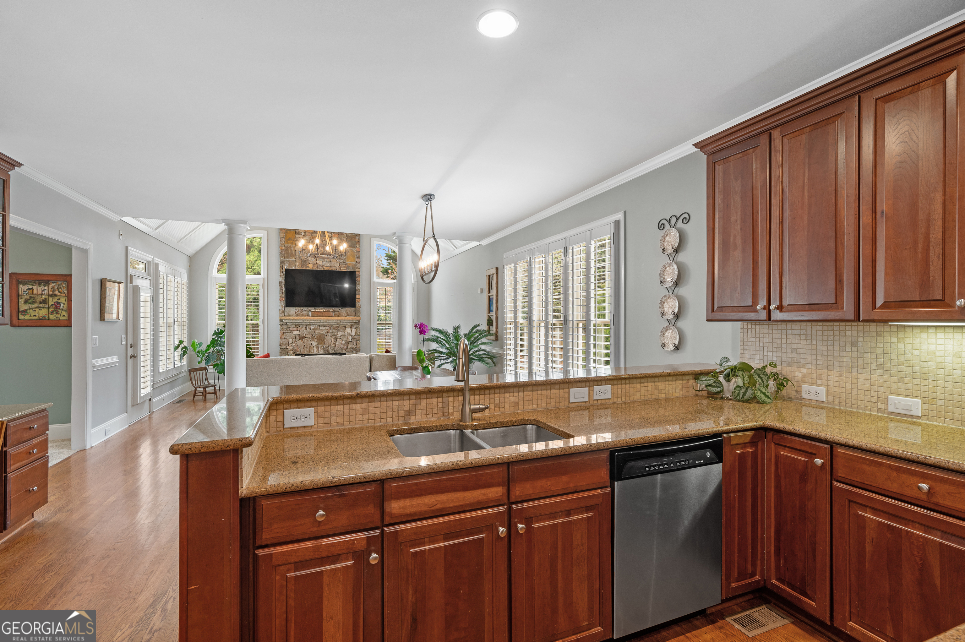 5945 Broadwater Trail