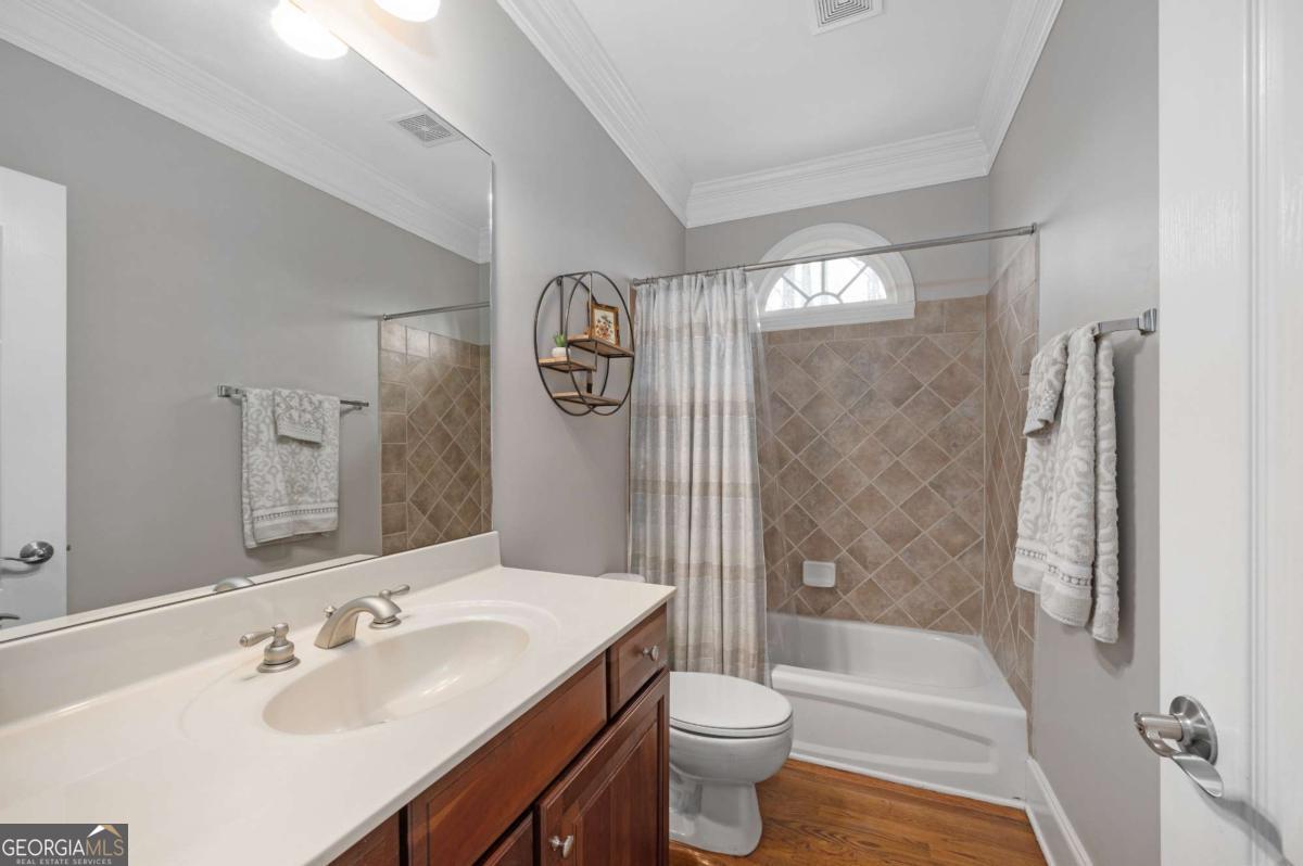 5945 Broadwater Trail
