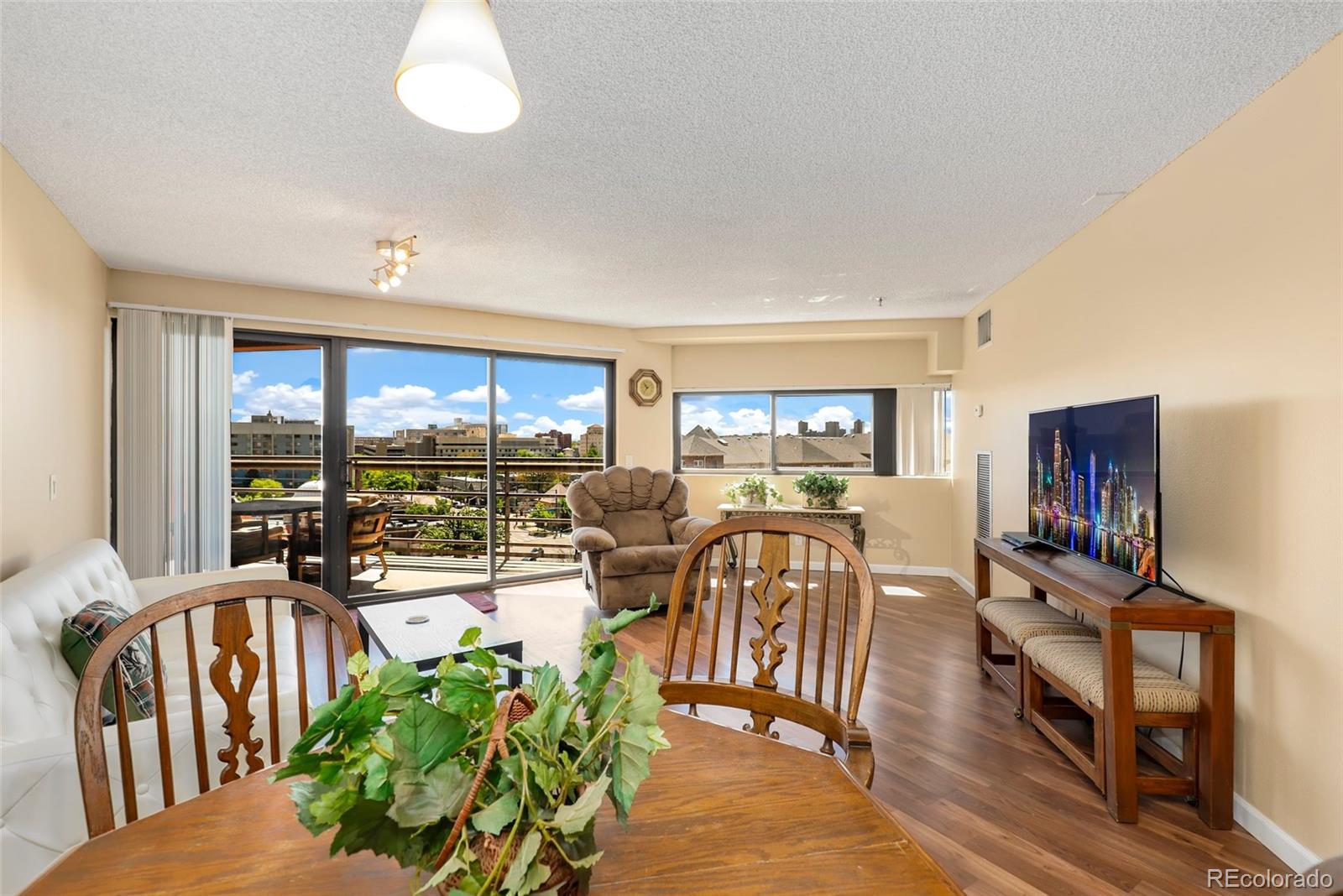 100 Park Avenue W Unit: 705