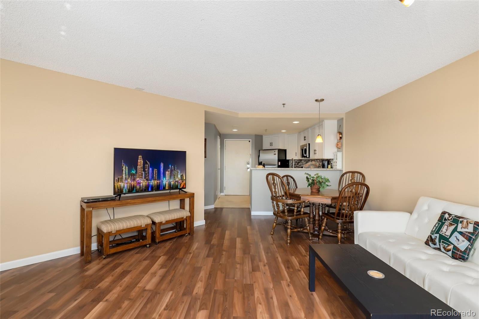 100 Park Avenue W Unit: 705