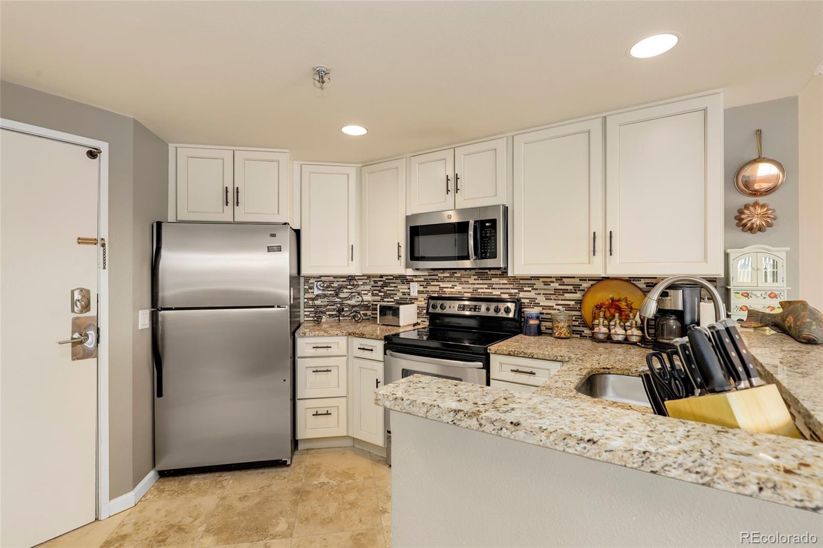 100 Park Avenue W Unit: 705