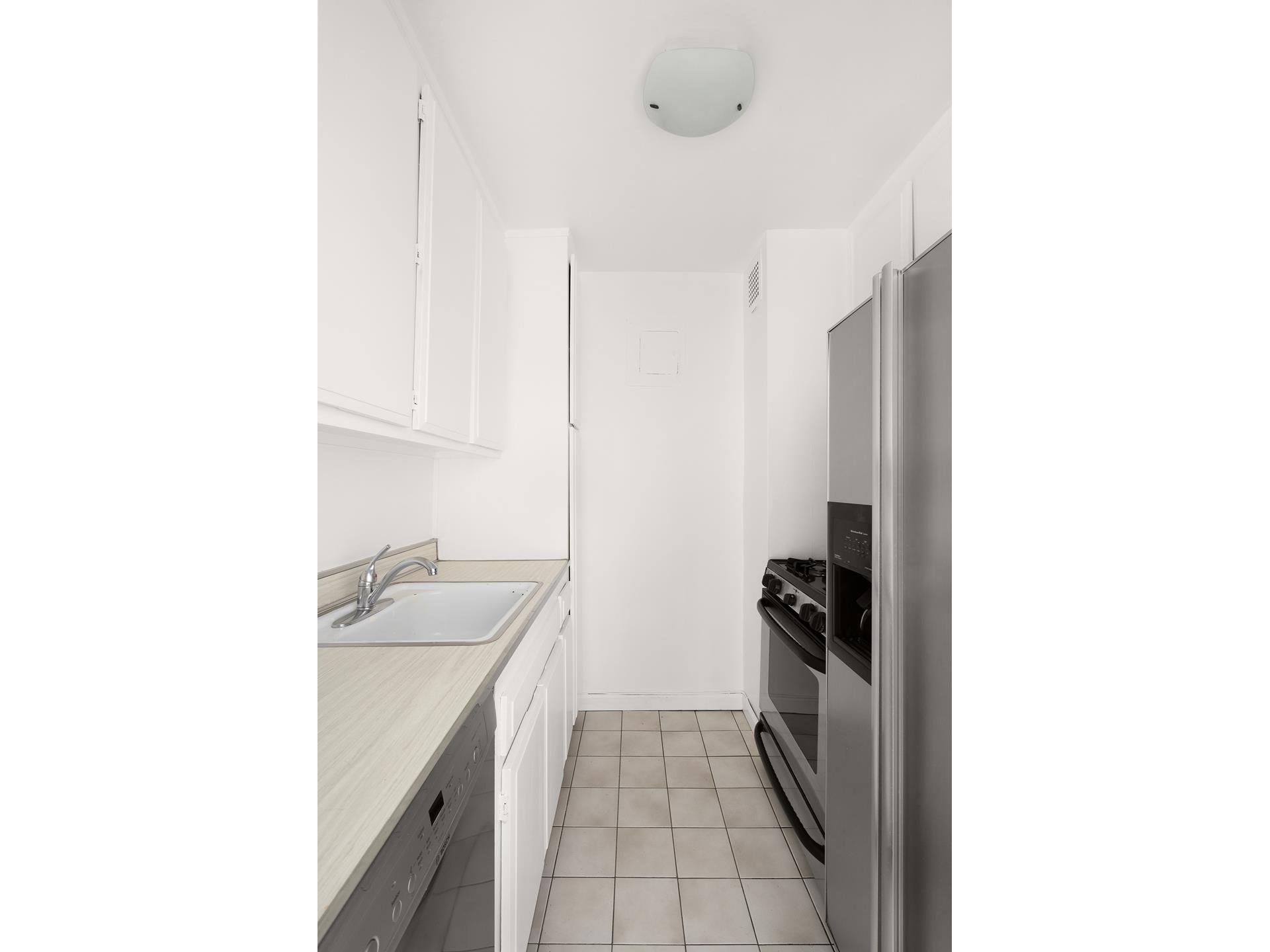 77 7TH Avenue 9T - The Vermeer