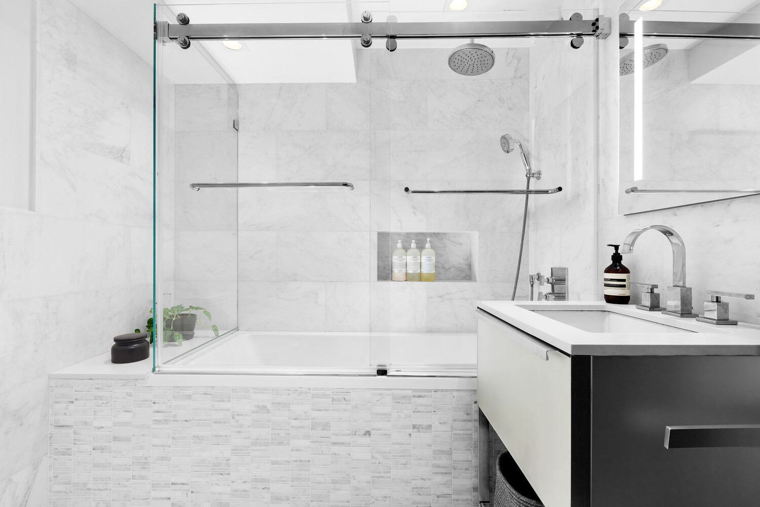 205 East 16th Street,  #2A - The Abbey