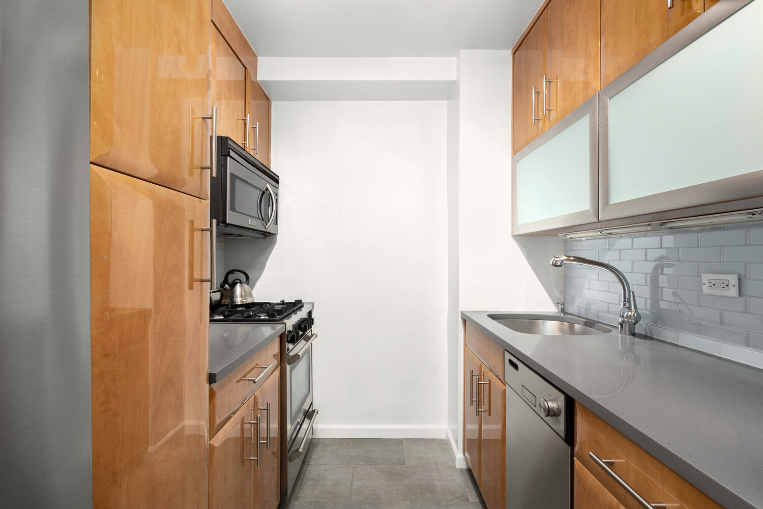 77 7TH Avenue 7U - The Vermeer