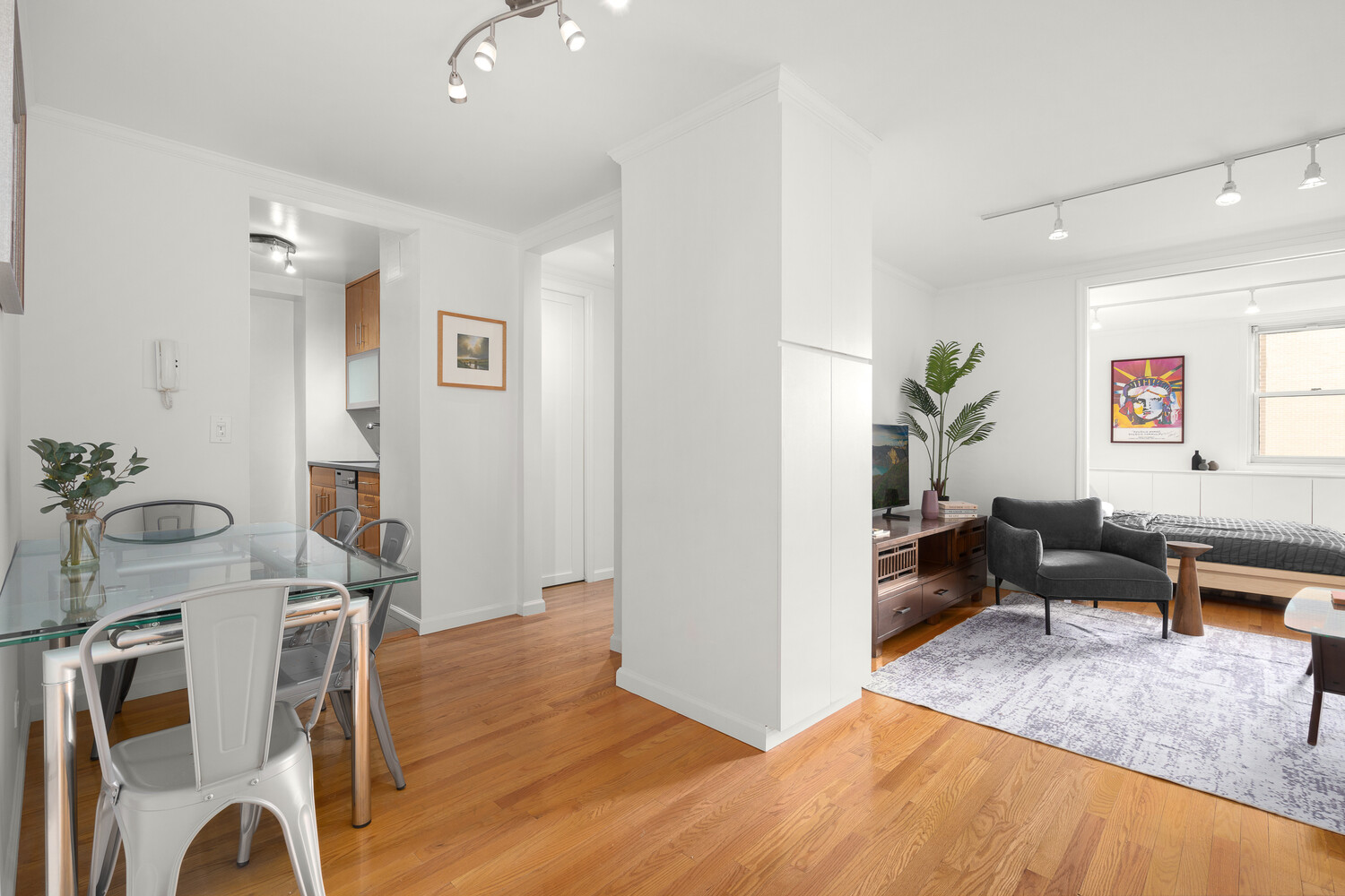 77 7TH Avenue 7U - The Vermeer