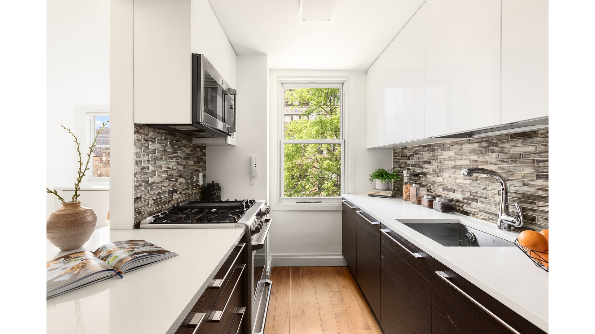 77 7TH Avenue 3P - The Vermeer