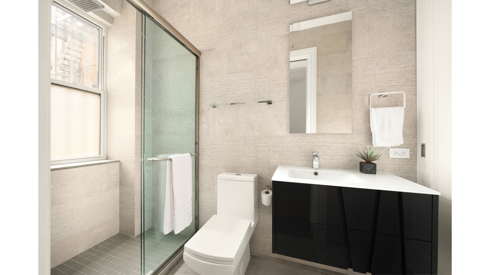 137 Riverside Drive, #2DE/1CD - The Clarendon