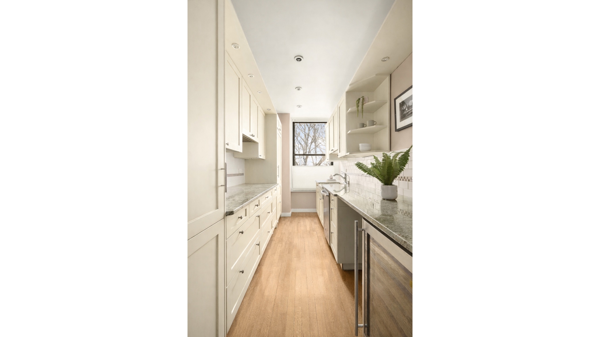 137 Riverside Drive, #2DE/1CD - The Clarendon