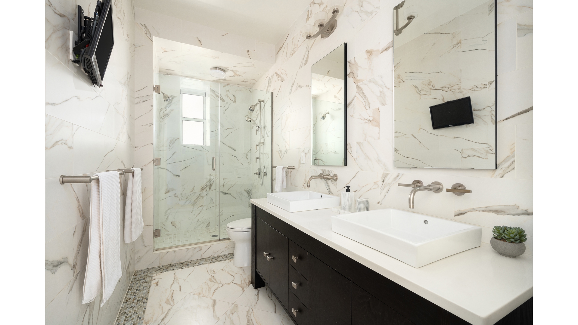 137 Riverside Drive, #2DE/1CD - The Clarendon